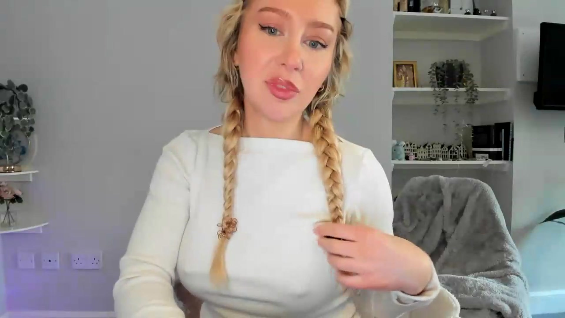 Gallery image thumbnail from British_Cutie's myfreecams stream on, 05/17/2026, 12:44 image 6 of 20