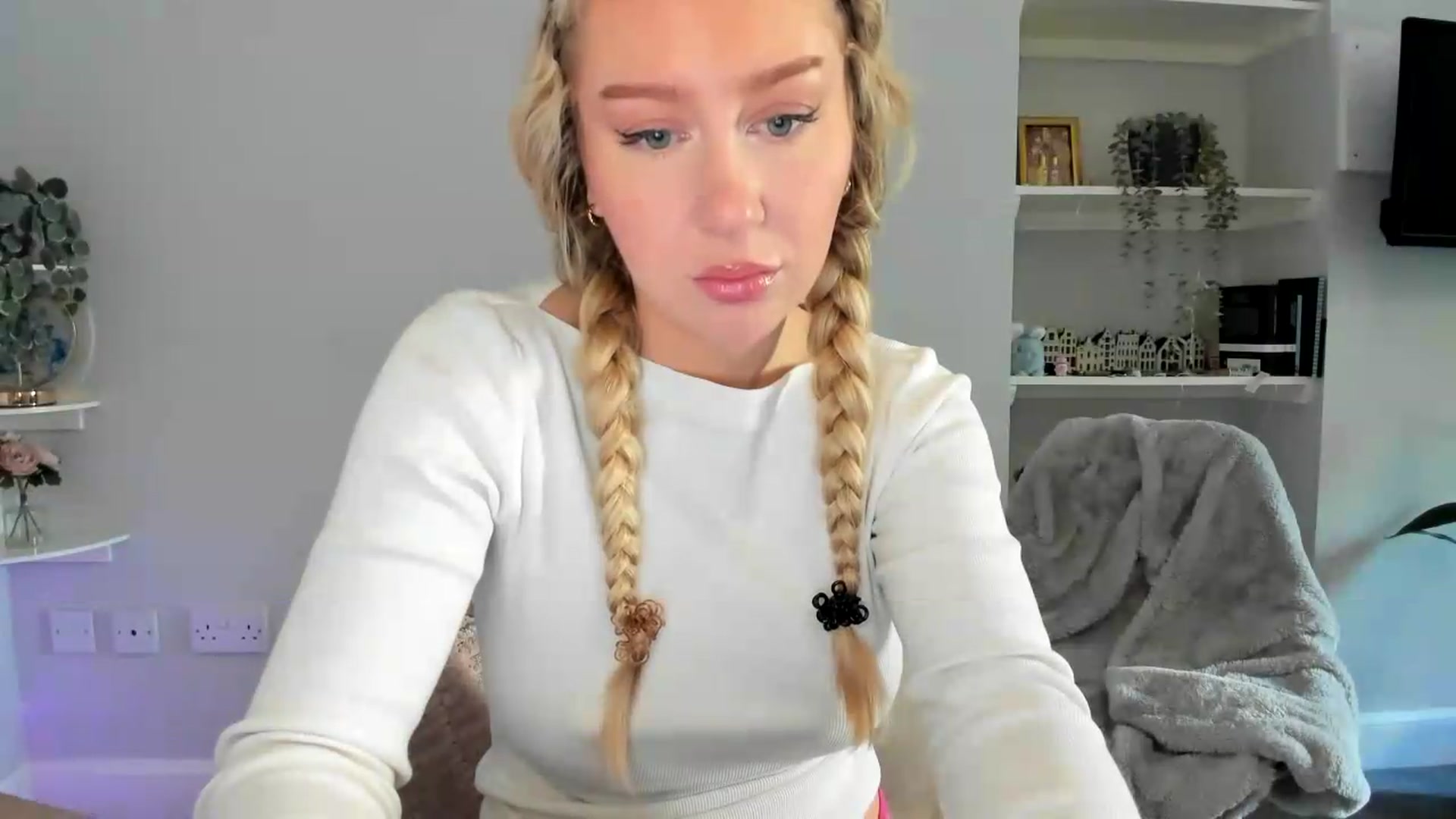 Gallery image thumbnail from British_Cutie's myfreecams stream on, 05/17/2026, 12:44 image 17 of 20
