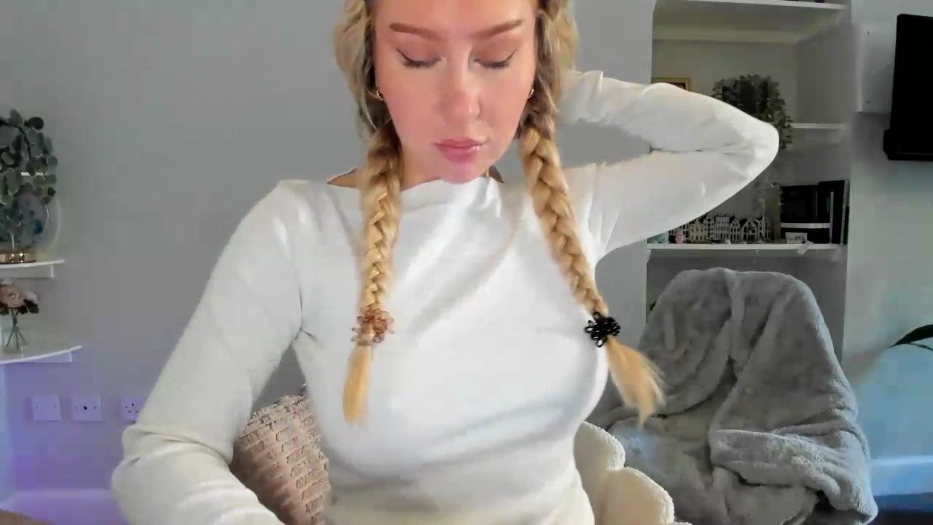 Gallery image thumbnail from British_Cutie's myfreecams stream on, 05/17/2026, 12:44 image 19 of 20