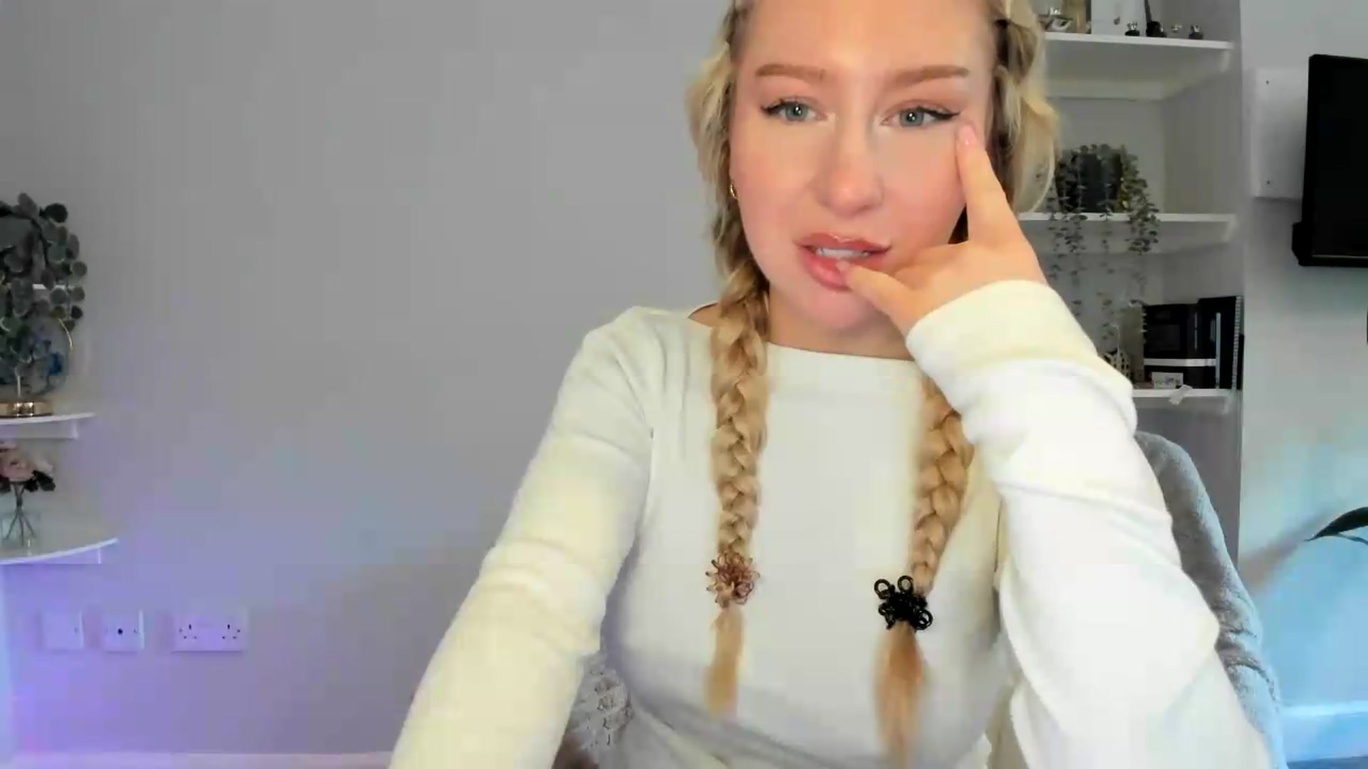 Gallery image thumbnail from British_Cutie's myfreecams stream on, 05/17/2026, 12:44 image 12 of 20
