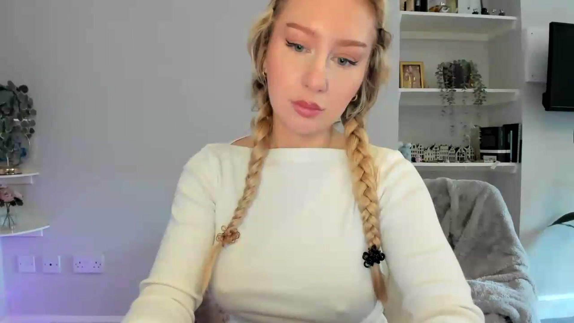 Gallery image thumbnail from British_Cutie's myfreecams stream on, 05/17/2026, 12:44 image 10 of 20
