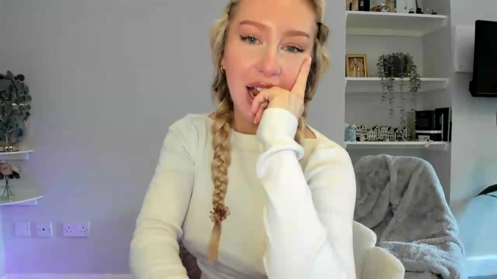 Gallery image thumbnail from British_Cutie's myfreecams stream on, 05/17/2026, 12:44 image 13 of 20