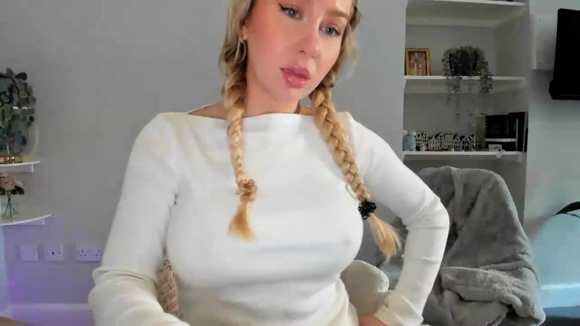 Gallery image thumbnail from British_Cutie's myfreecams stream on, 05/17/2026, 12:44 image 16 of 20