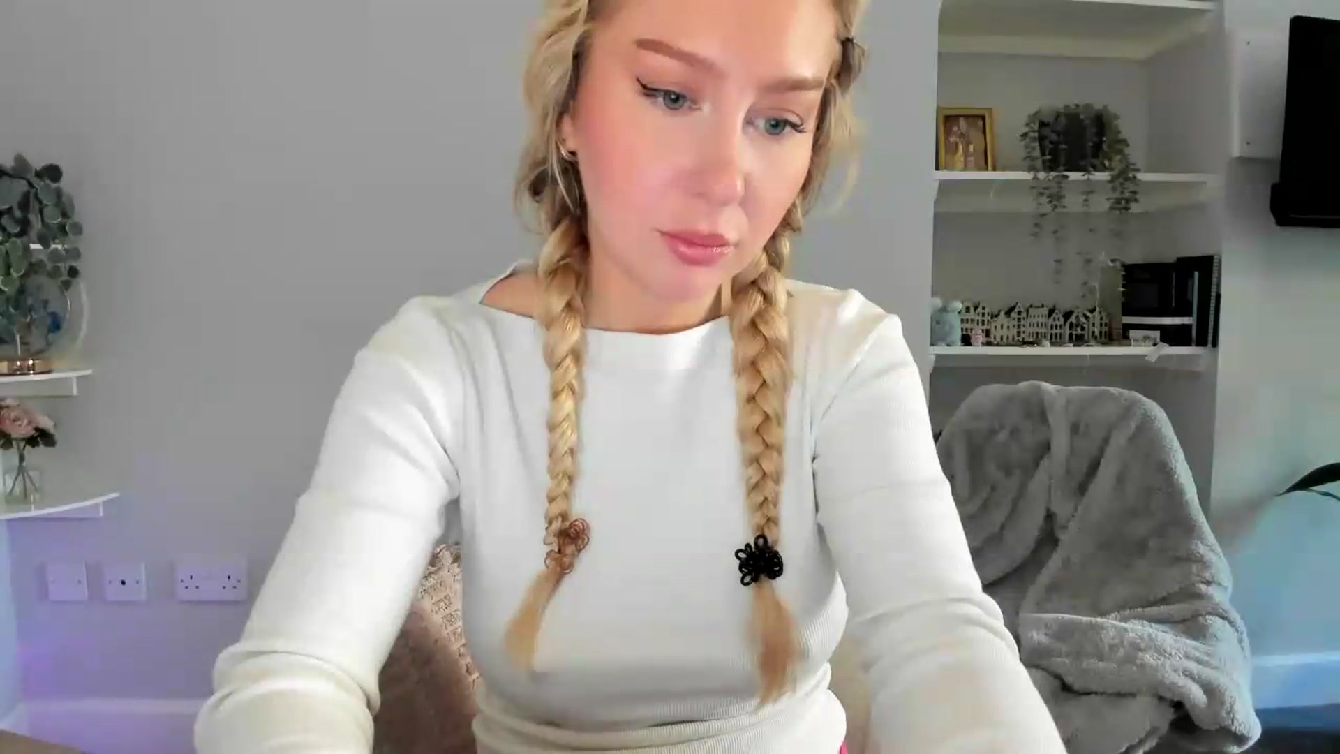 Gallery image thumbnail from British_Cutie's myfreecams stream on, 05/17/2026, 12:44 image 18 of 20