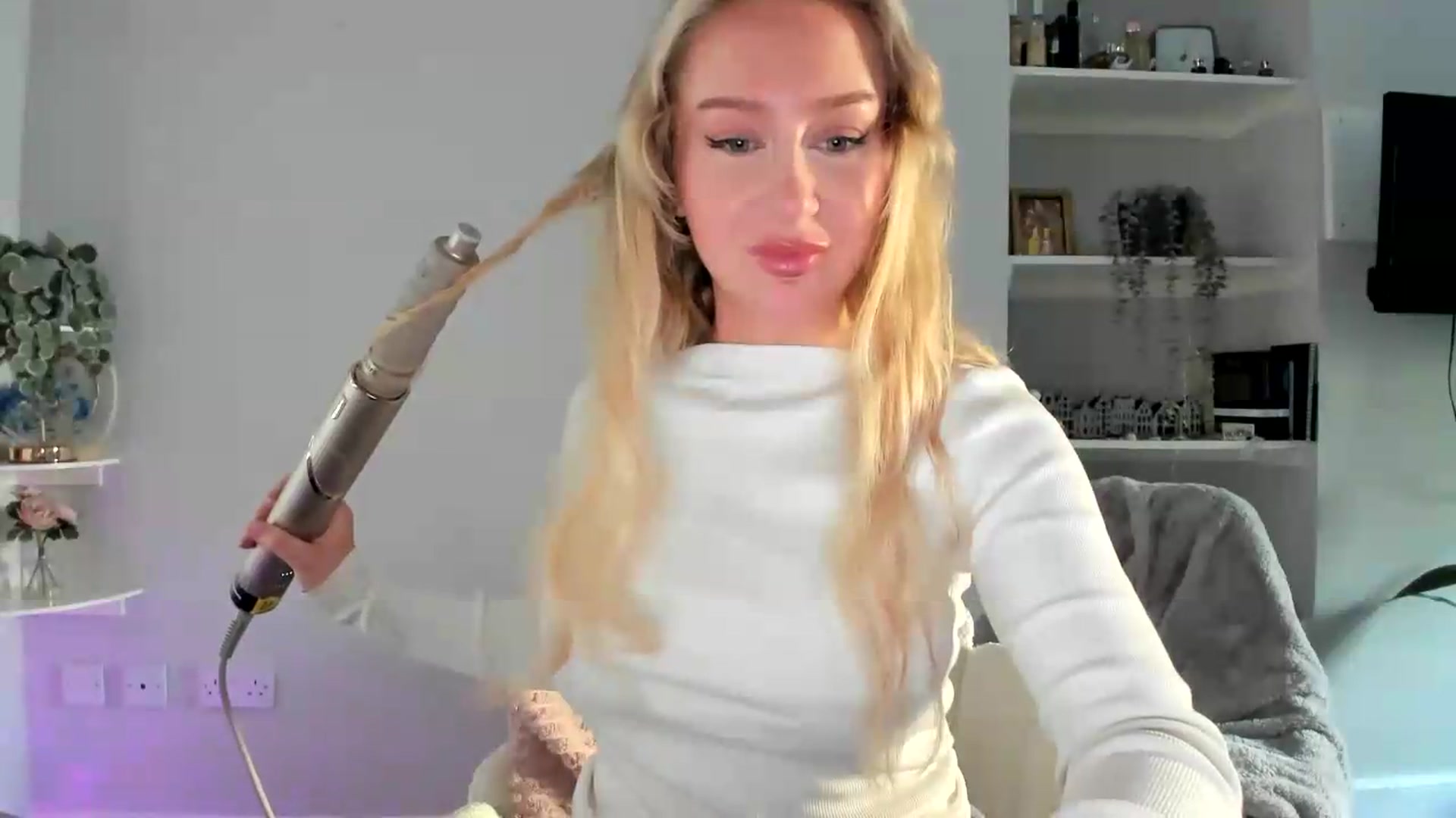 Gallery image thumbnail from British_Cutie's myfreecams stream on, 05/17/2026, 14:43 image 9 of 20