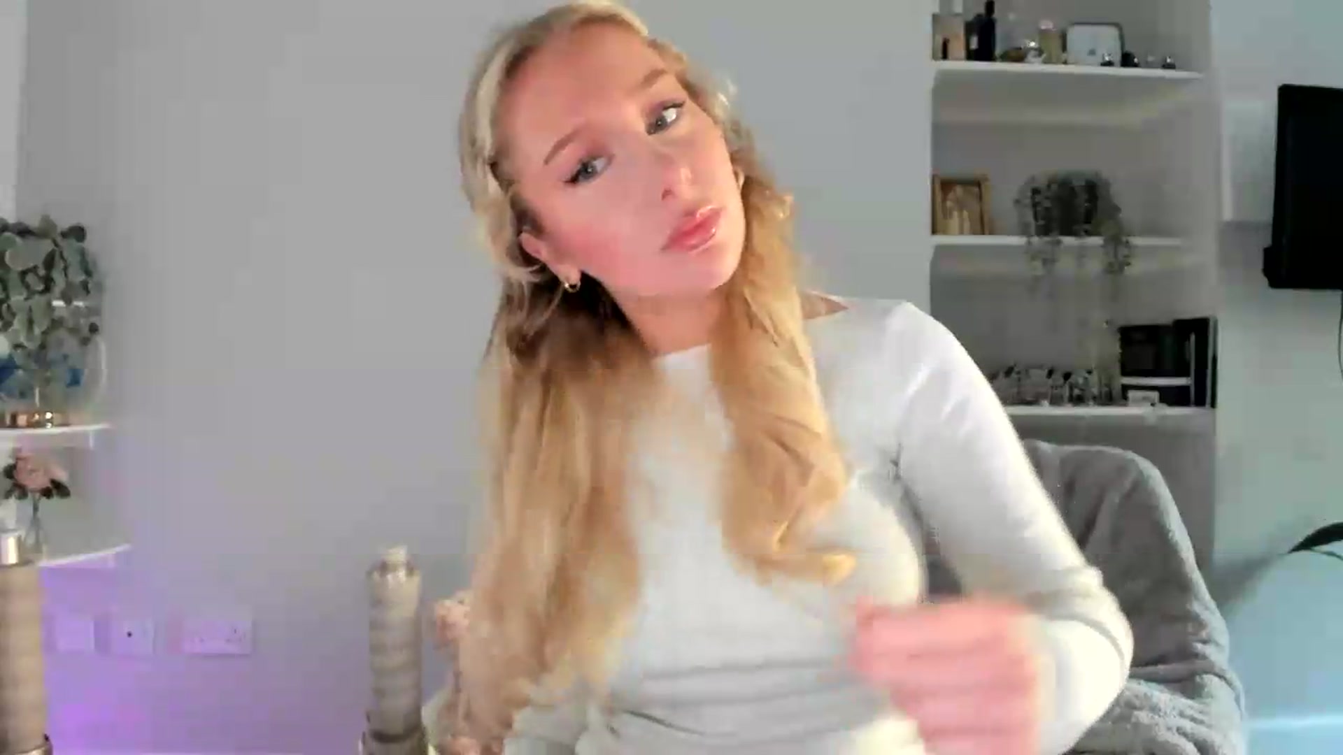 Gallery image thumbnail from British_Cutie's myfreecams stream on, 05/17/2026, 14:43 image 7 of 20