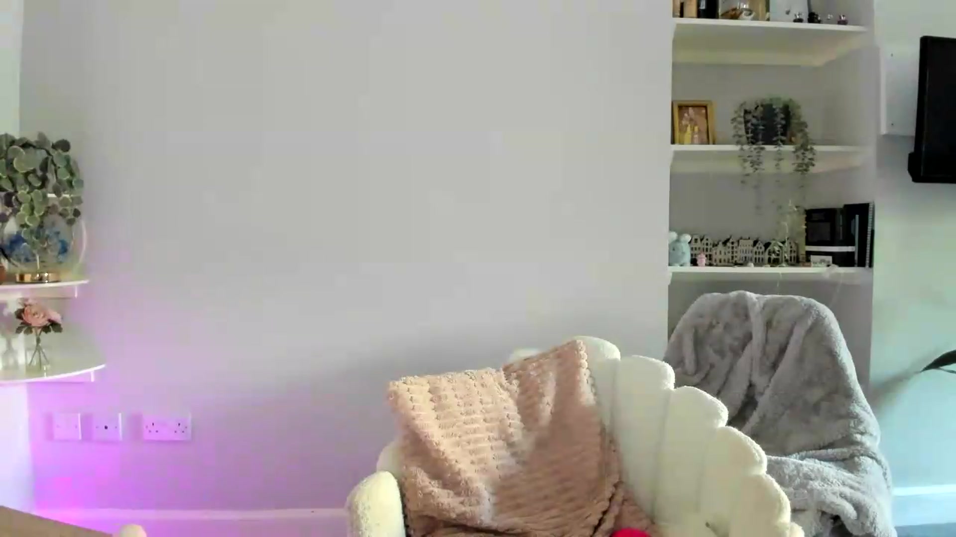Gallery image thumbnail from British_Cutie's myfreecams stream on, 05/17/2026, 14:43 image 12 of 20