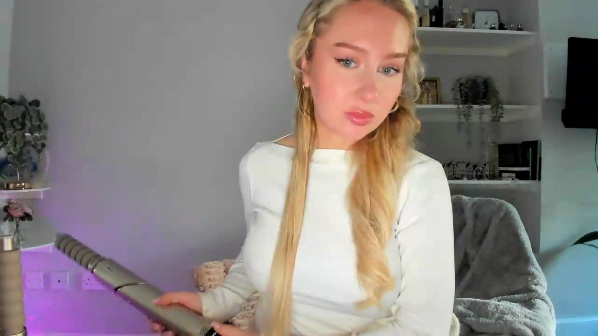 Gallery image thumbnail from British_Cutie's myfreecams stream on, 05/17/2026, 14:43 image 6 of 20