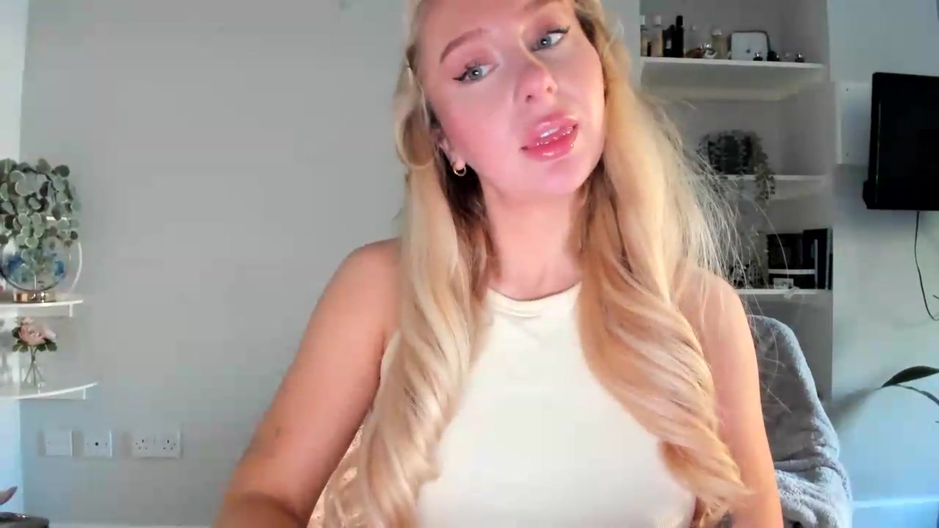 Gallery image thumbnail from British_Cutie's myfreecams stream on, 05/17/2026, 17:02 image 3 of 20