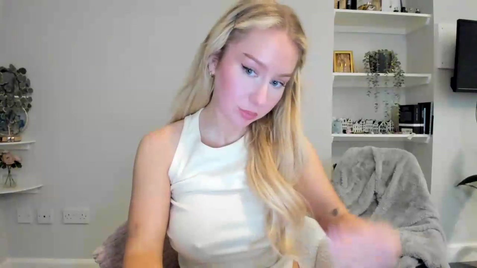 Gallery image thumbnail from British_Cutie's myfreecams stream on, 05/17/2026, 19:55 image 16 of 20