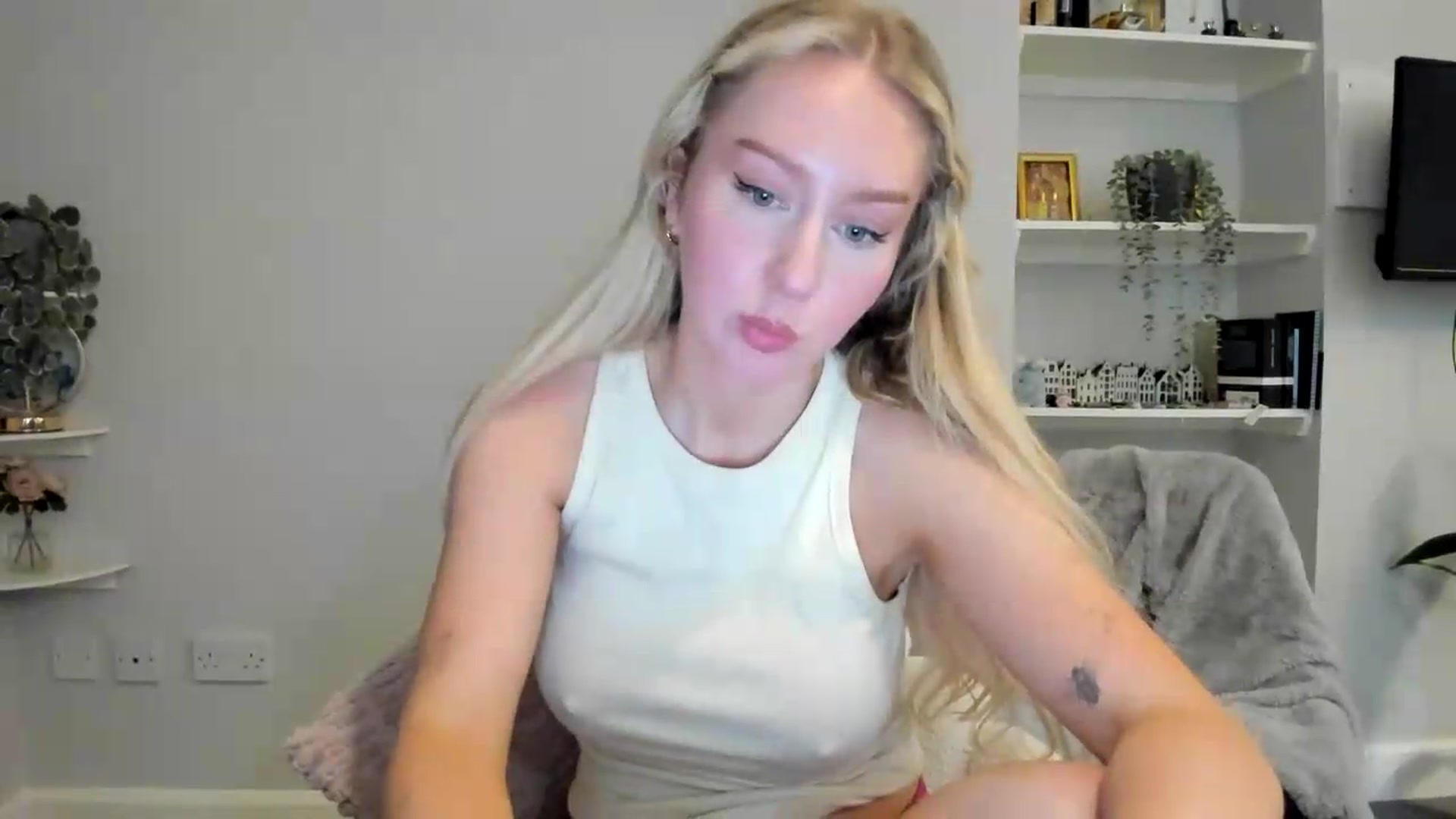 Gallery image thumbnail from British_Cutie's myfreecams stream on, 05/17/2026, 19:55 image 15 of 20