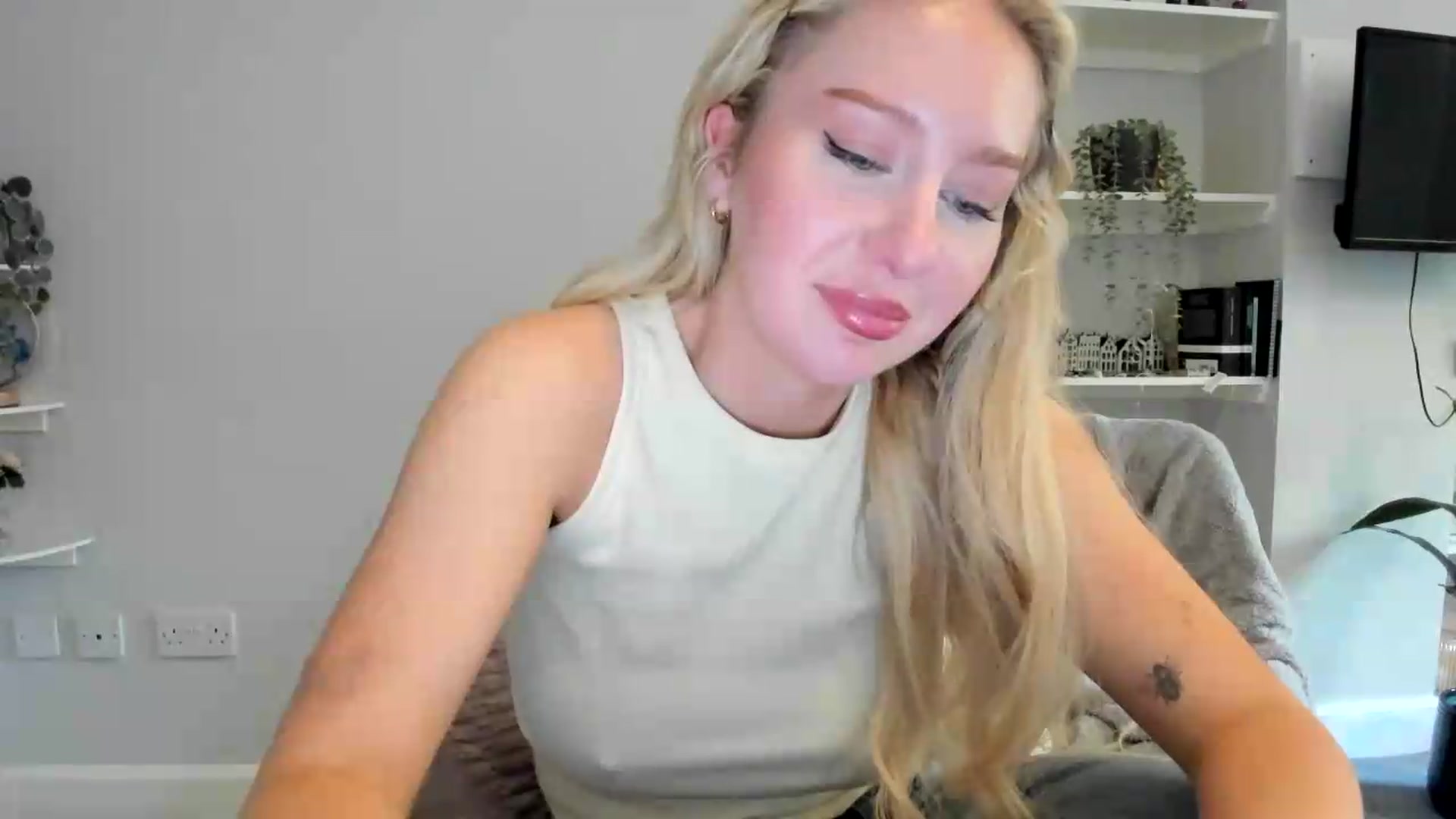 Gallery image thumbnail from British_Cutie's myfreecams stream on, 05/17/2026, 19:55 image 3 of 20