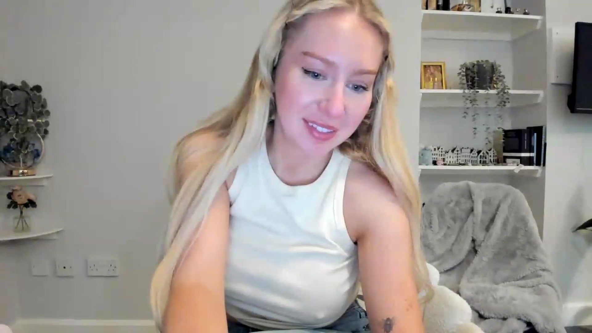 Gallery image thumbnail from British_Cutie's myfreecams stream on, 05/17/2026, 22:04 image 15 of 20
