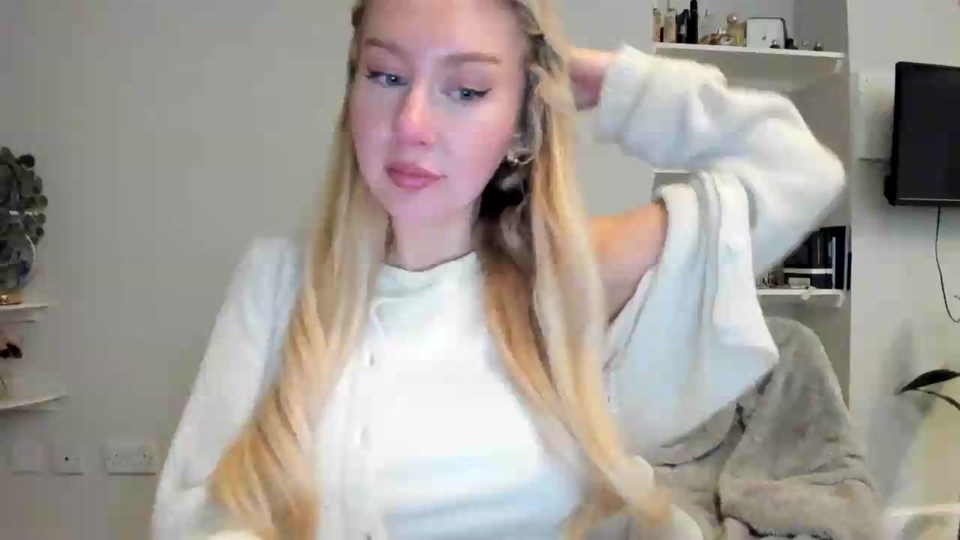 Gallery image thumbnail from British_Cutie's myfreecams stream on, 05/17/2026, 22:04 image 1 of 20