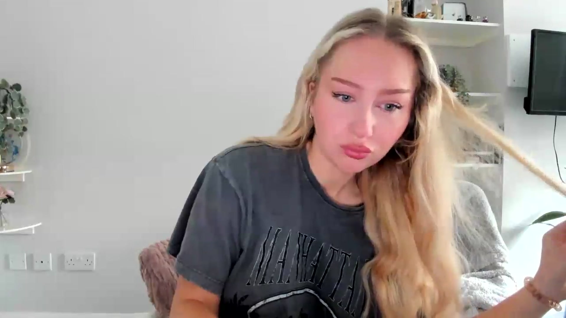 Gallery image thumbnail from British_Cutie's myfreecams stream on, 05/18/2026, 09:06 image 6 of 20