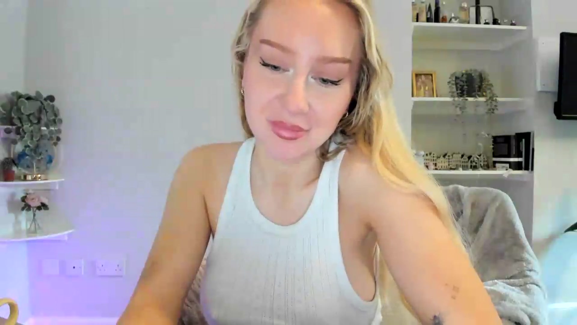 Gallery image thumbnail from British_Cutie's myfreecams stream on, 05/19/2026, 10:59 image 14 of 20