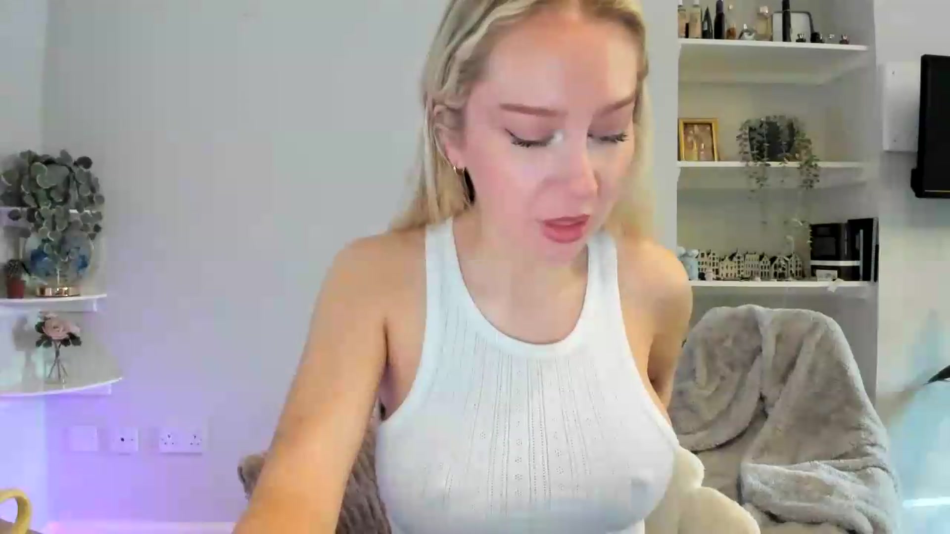 Gallery image thumbnail from British_Cutie's myfreecams stream on, 05/19/2026, 10:59 image 11 of 20
