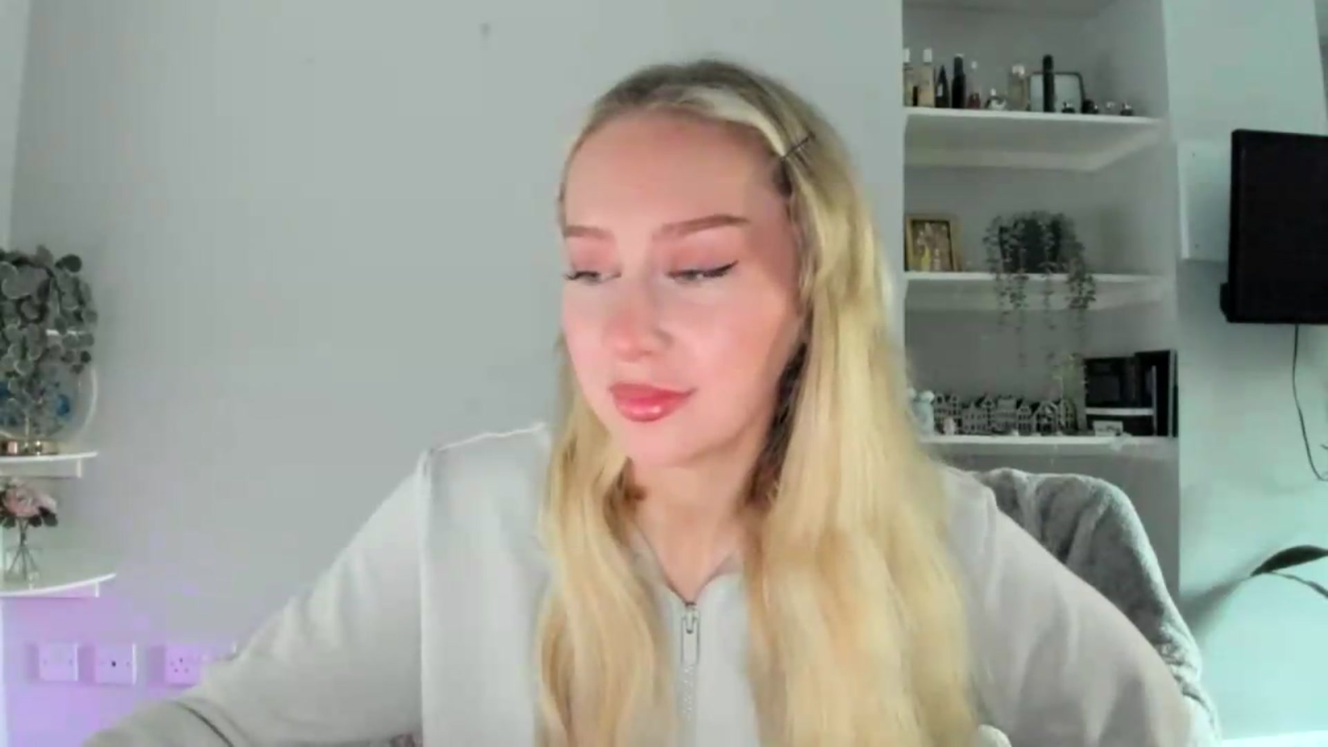 Gallery image thumbnail from British_Cutie's myfreecams stream on, 05/19/2026, 17:42 image 6 of 20
