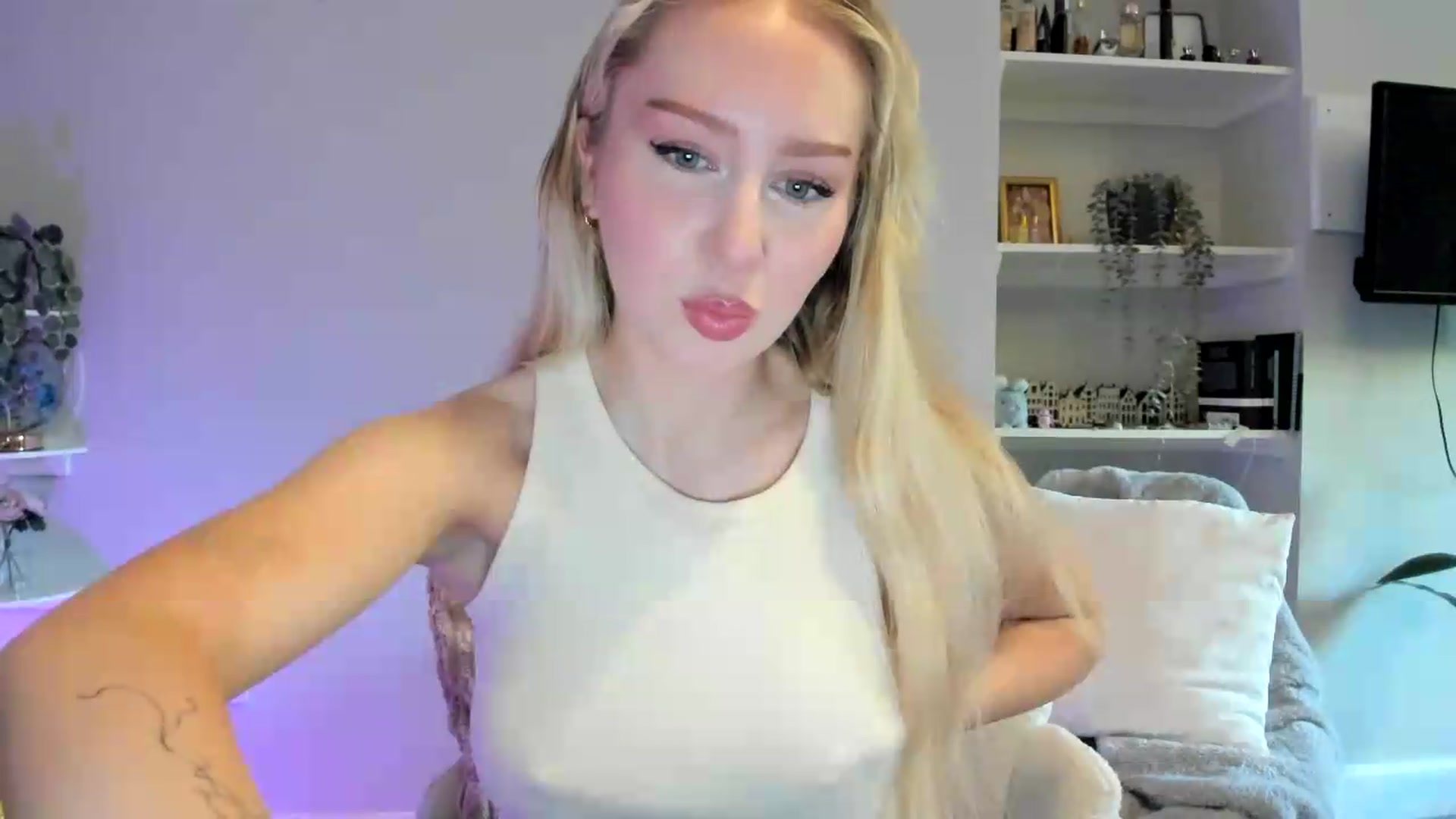 Gallery image thumbnail from British_Cutie's myfreecams stream on, 05/20/2026, 19:36 image 4 of 20