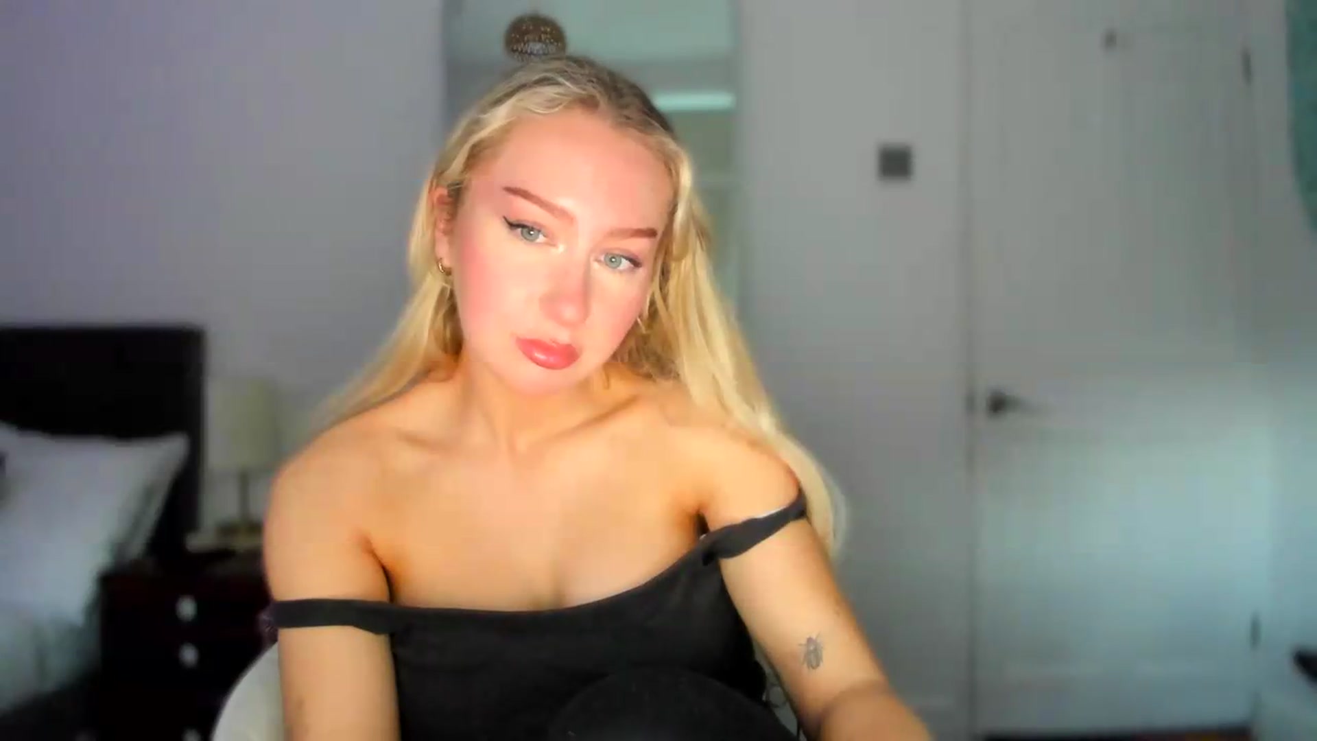 Gallery image thumbnail from British_Cutie's myfreecams stream on, 05/22/2026, 19:36 image 18 of 20