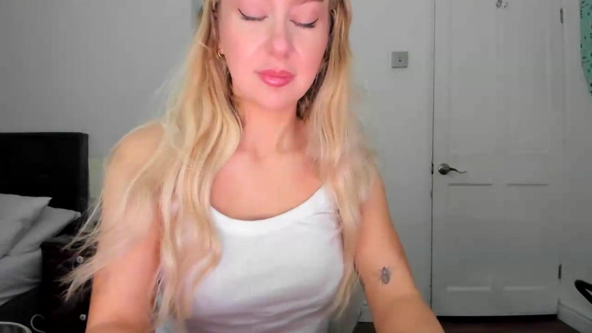 Gallery image thumbnail from British_Cutie's myfreecams stream on, 05/23/2026, 07:49 image 14 of 20