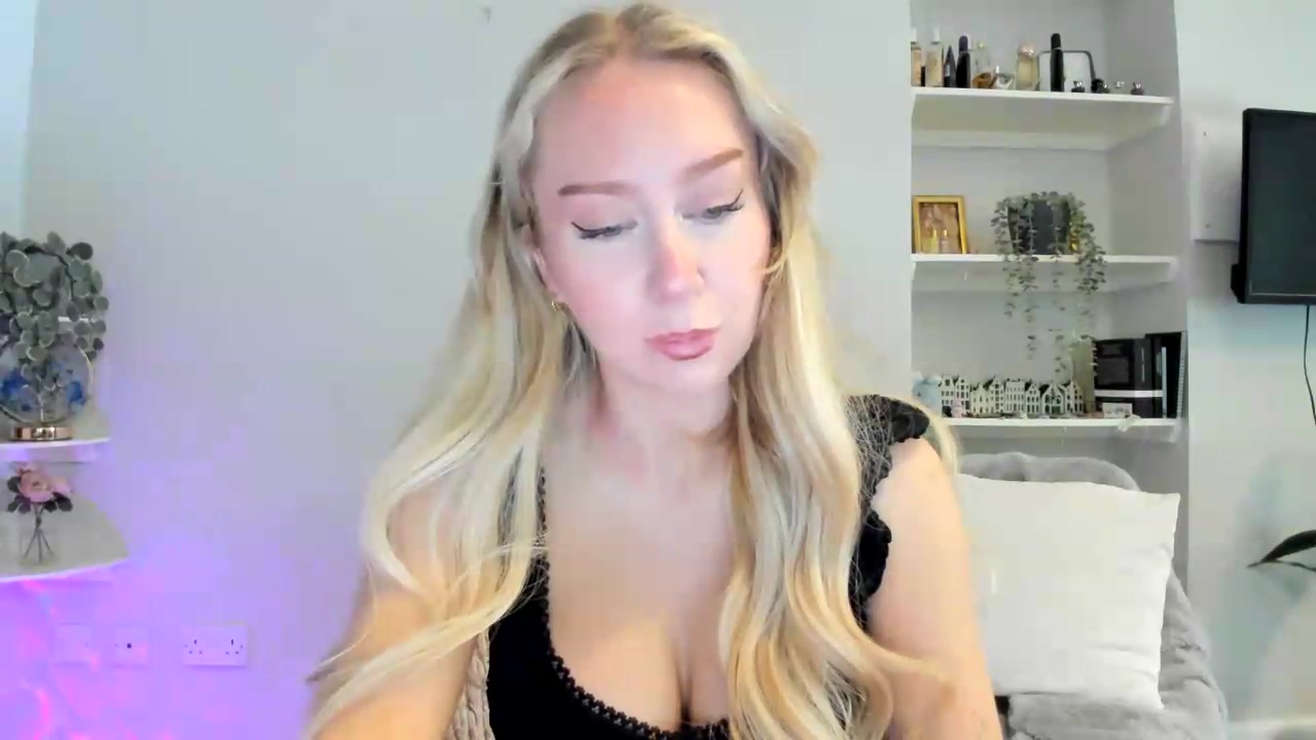 Gallery image thumbnail from British_Cutie's myfreecams stream on, 05/25/2026, 11:54 image 5 of 20