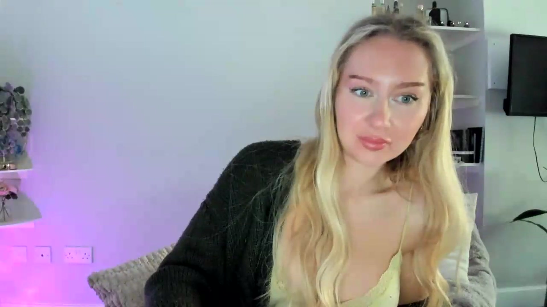 Gallery image thumbnail from British_Cutie's myfreecams stream on, 05/26/2026, 10:39 image 8 of 20
