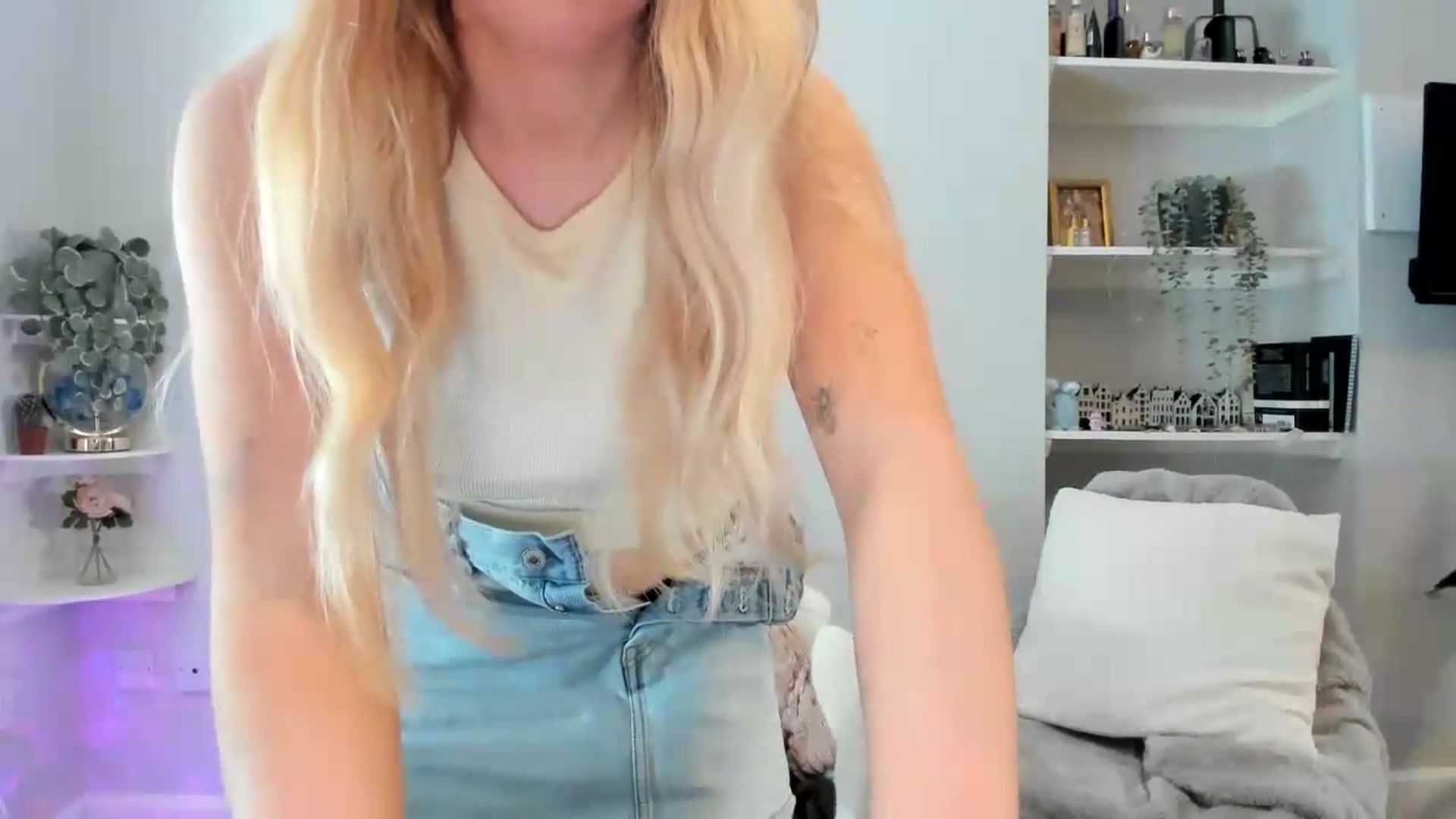 Gallery image thumbnail from British_Cutie's myfreecams stream on, 05/27/2026, 14:10 image 9 of 20