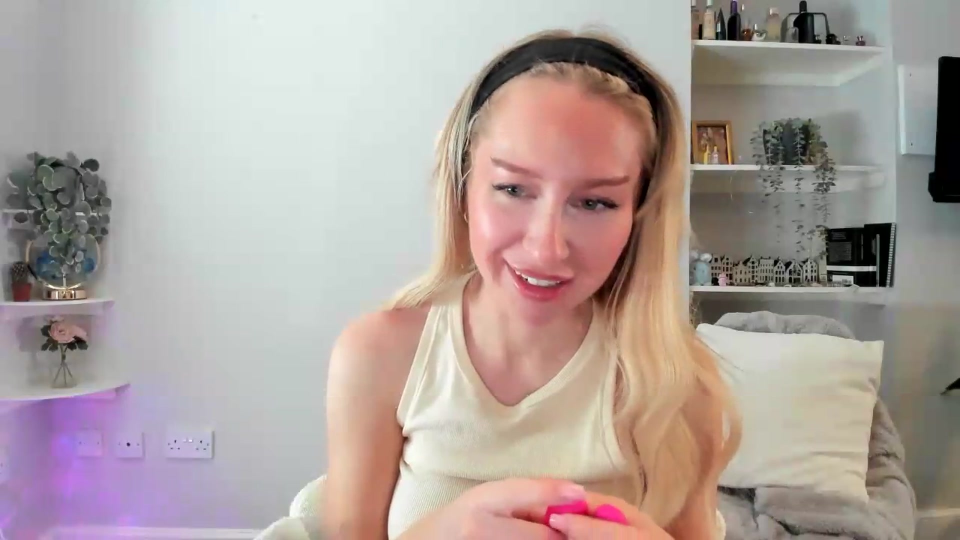 Gallery image thumbnail from British_Cutie's myfreecams stream on, 05/27/2026, 14:10 image 7 of 20