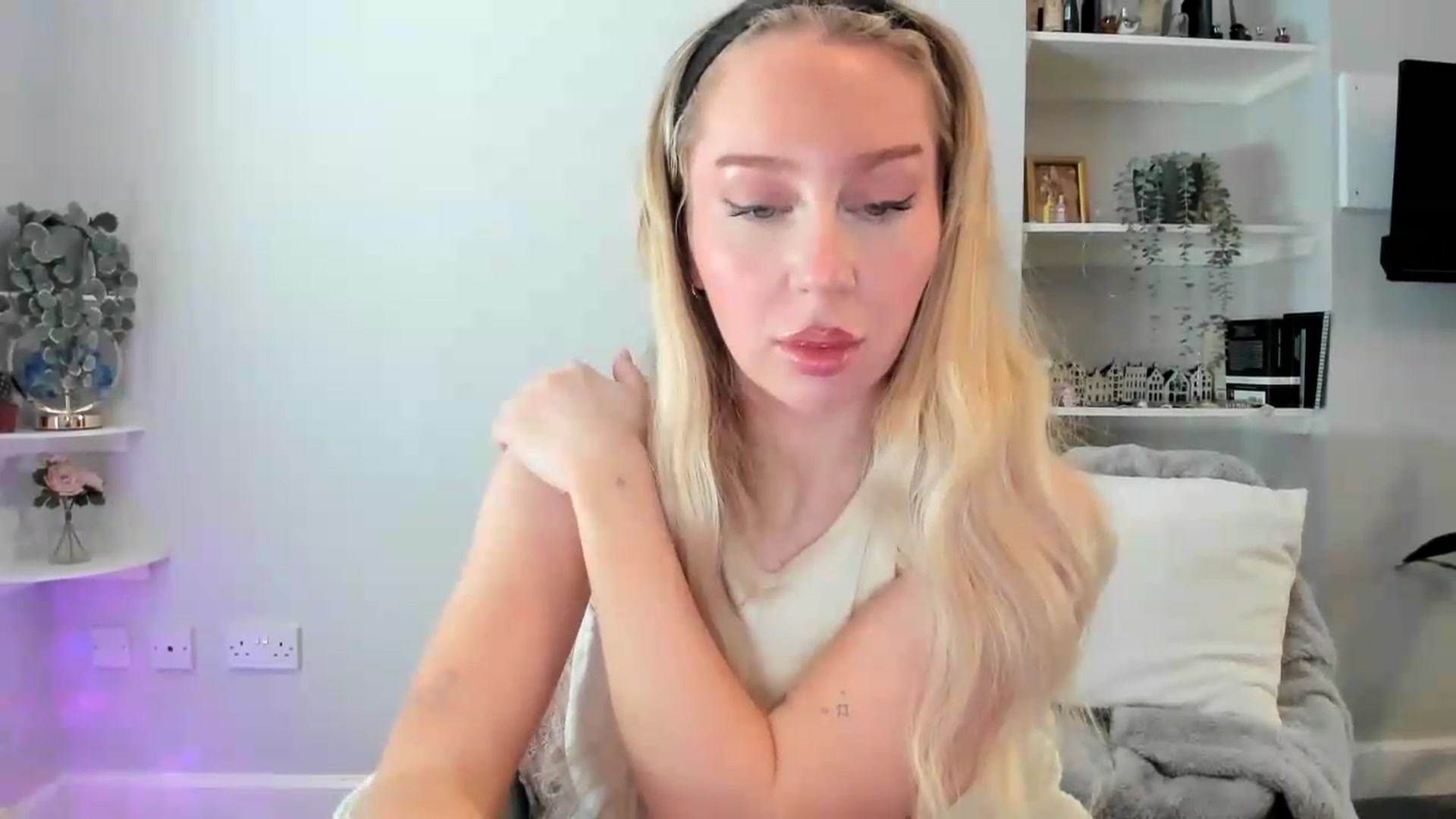 Gallery image thumbnail from British_Cutie's myfreecams stream on, 05/27/2026, 14:10 image 4 of 20