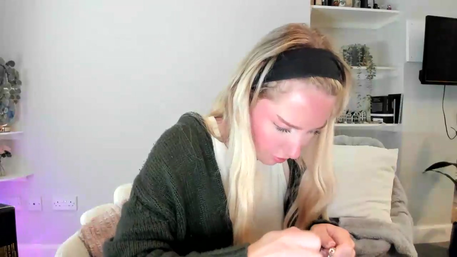 Gallery image thumbnail from British_Cutie's myfreecams stream on, 05/27/2026, 14:10 image 19 of 20