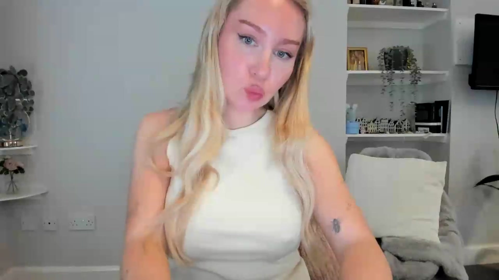 Gallery image thumbnail from British_Cutie's myfreecams stream on, 05/27/2026, 16:58 image 8 of 20