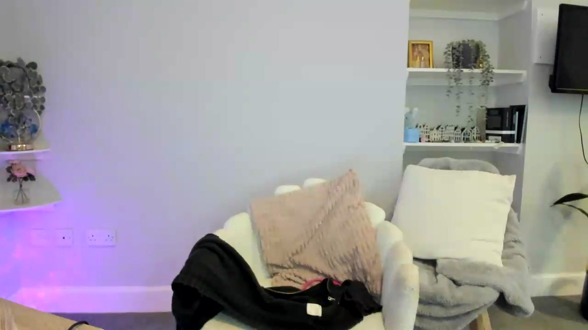 Gallery image thumbnail from British_Cutie's myfreecams stream on, 05/27/2026, 19:12 image 2 of 20