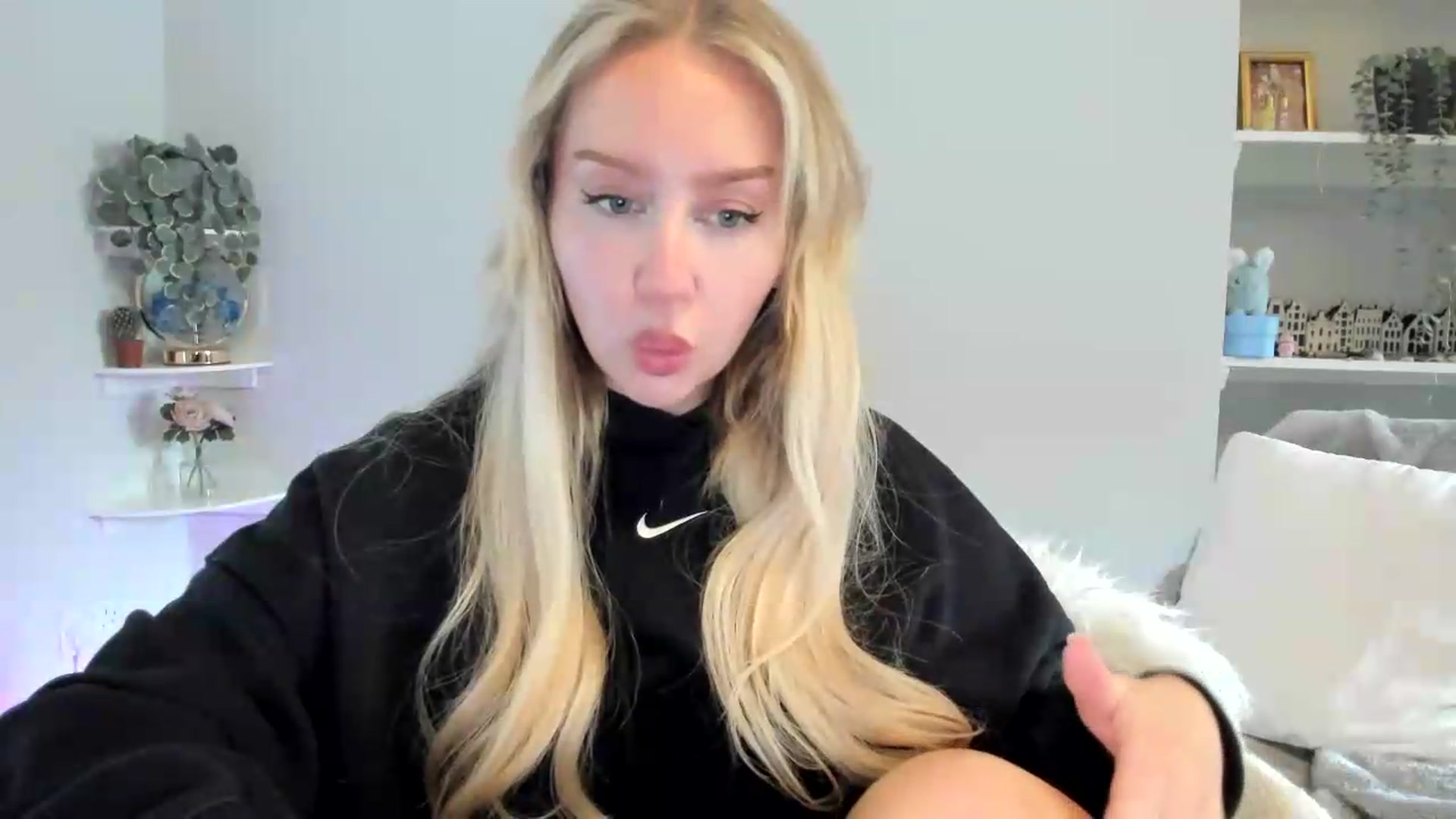 Gallery image thumbnail from British_Cutie's myfreecams stream on, 05/29/2026, 17:02 image 4 of 20