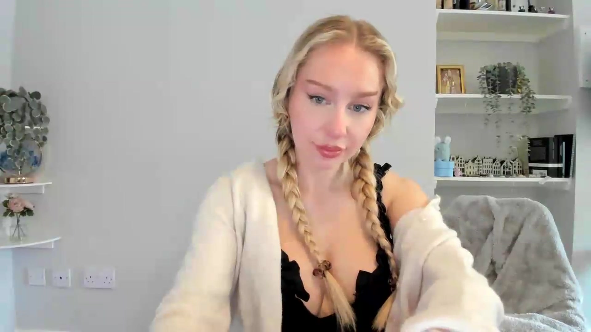 Gallery image thumbnail from British_Cutie's myfreecams stream on, 06/01/2026, 15:25 image 17 of 20