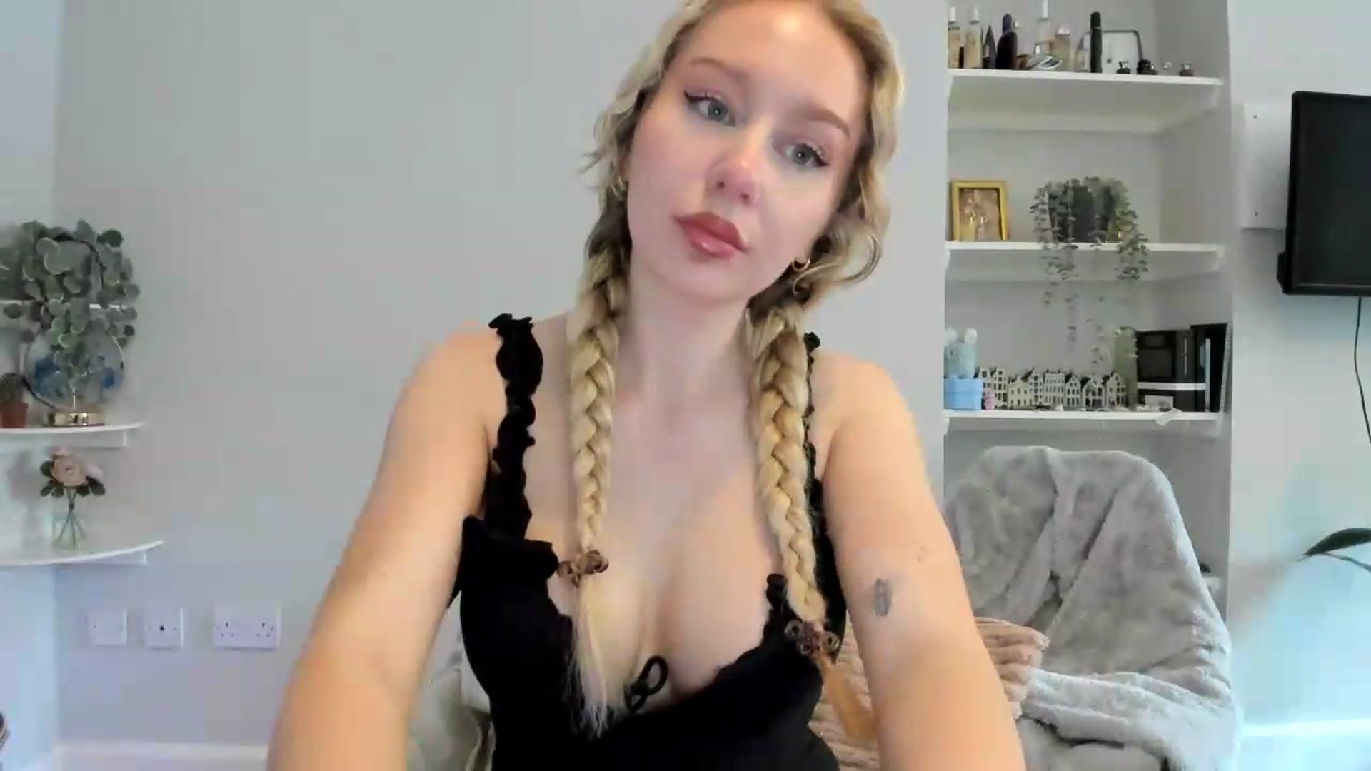Gallery image thumbnail from British_Cutie's myfreecams stream on, 06/01/2026, 15:25 image 4 of 20