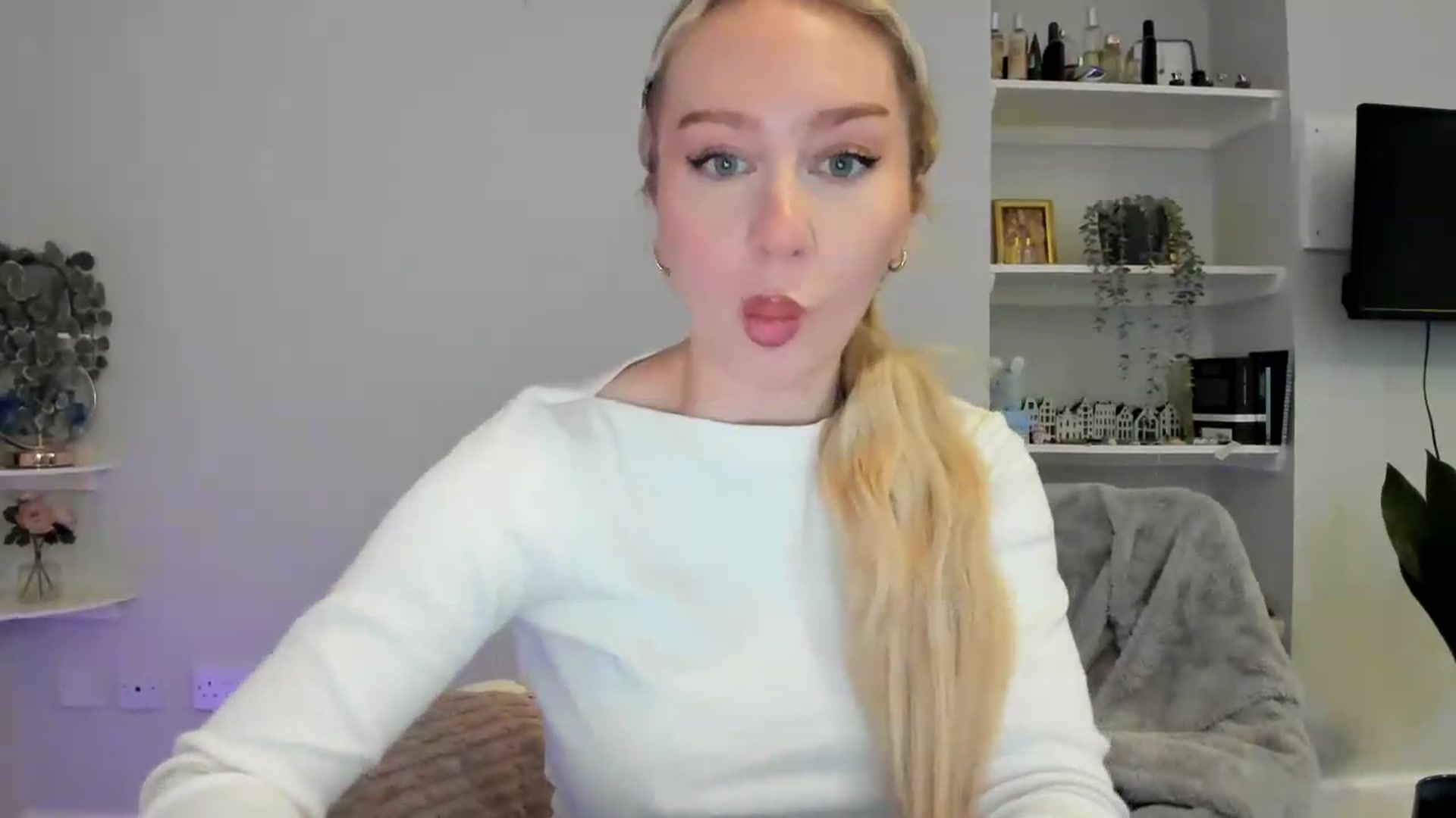 Gallery image thumbnail from British_Cutie's myfreecams stream on, 06/03/2026, 10:13 image 18 of 20