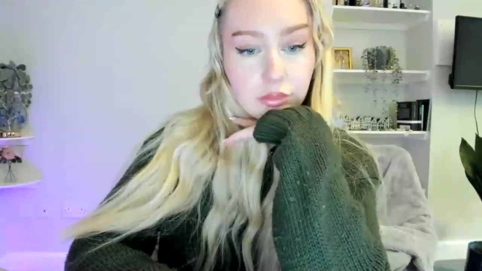 Gallery image thumbnail from British_Cutie's myfreecams stream on, 06/03/2026, 17:15 image 15 of 20