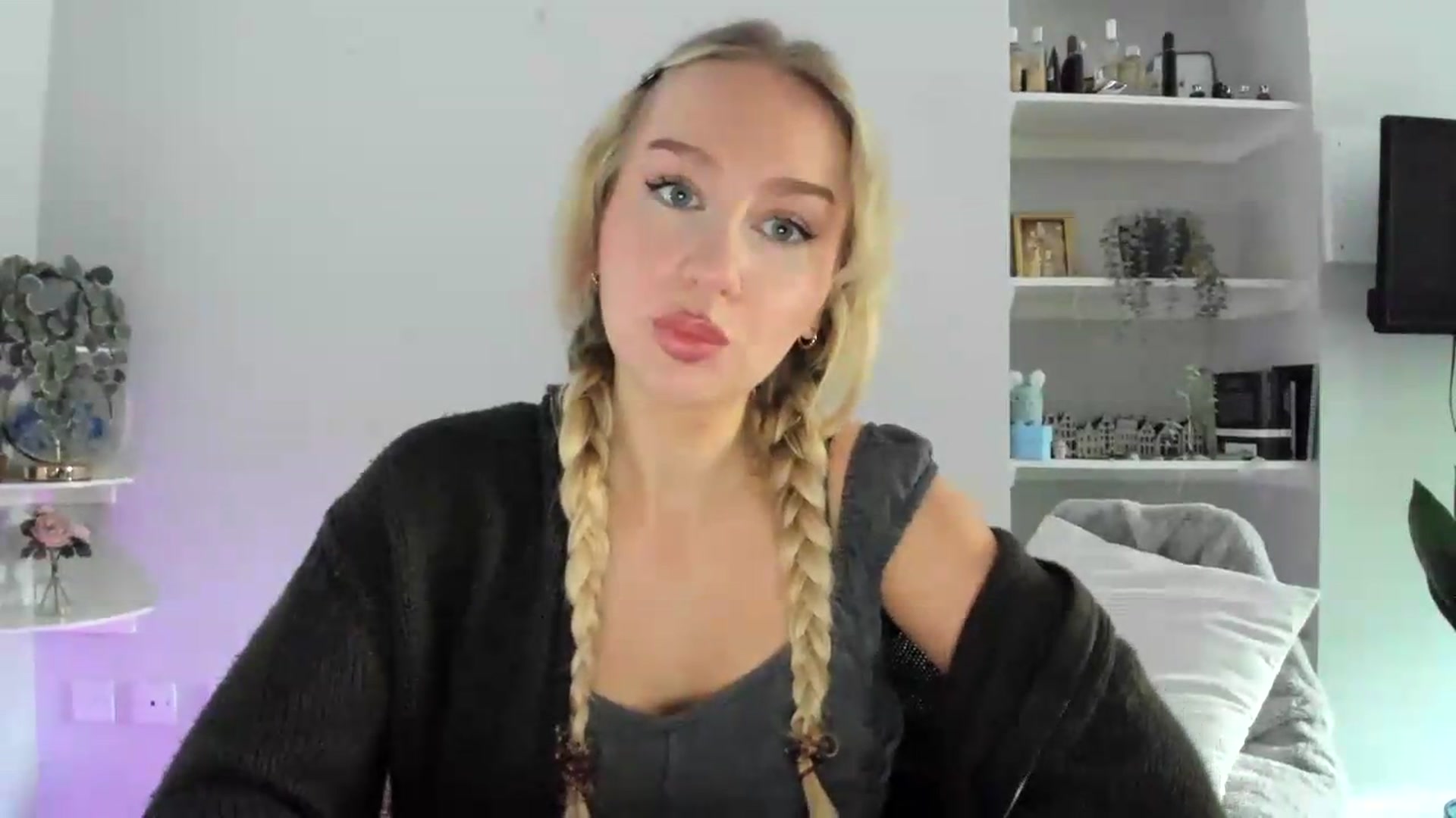 Gallery image thumbnail from British_Cutie's myfreecams stream on, 06/04/2026, 08:35 image 5 of 20