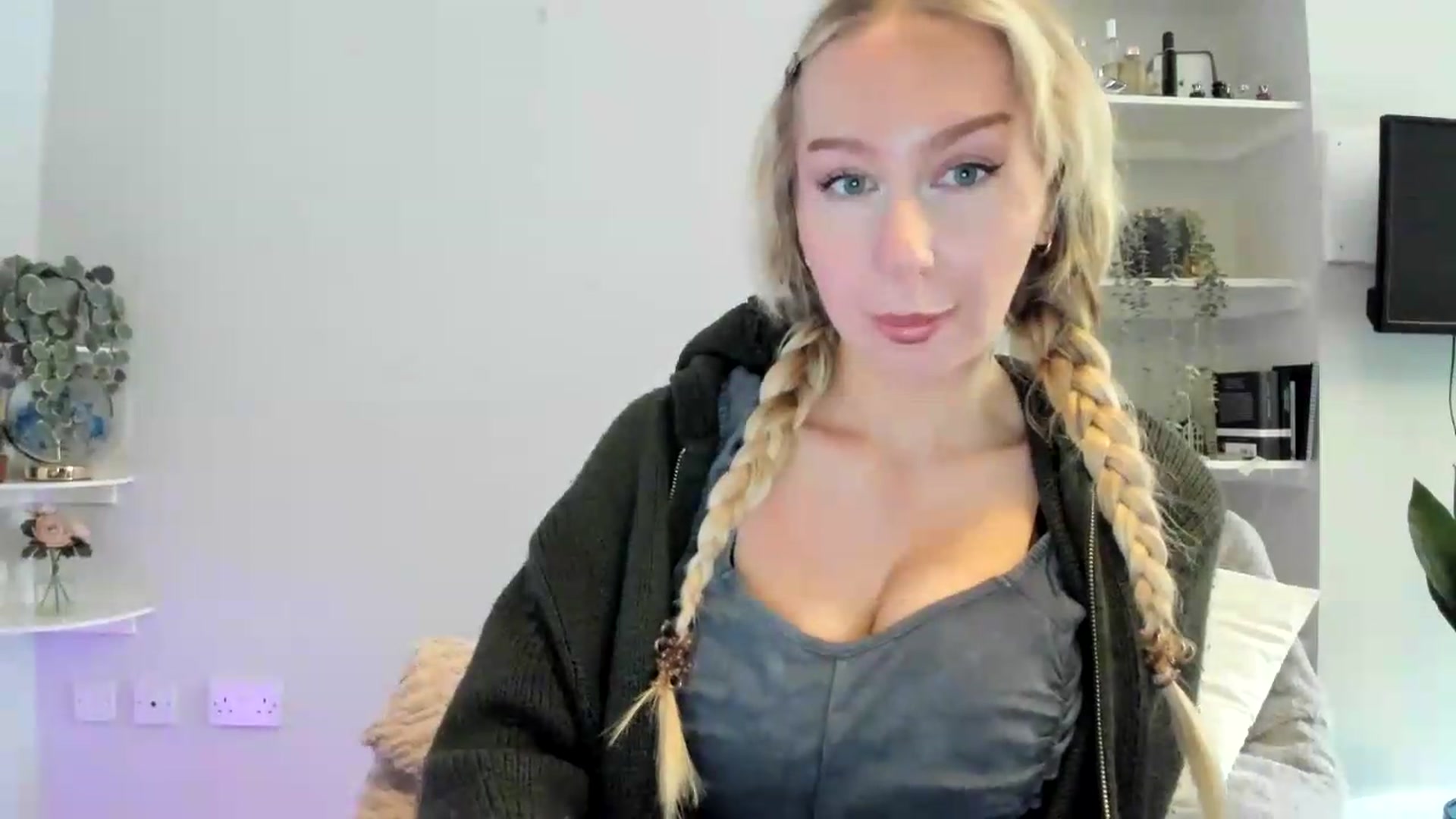 Gallery image thumbnail from British_Cutie's myfreecams stream on, 06/04/2026, 08:35 image 13 of 20