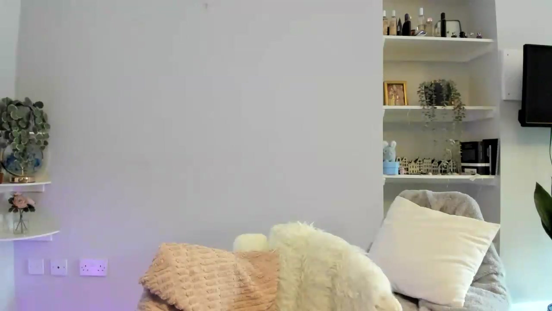 Gallery image thumbnail from British_Cutie's myfreecams stream on, 06/04/2026, 08:35 image 6 of 20