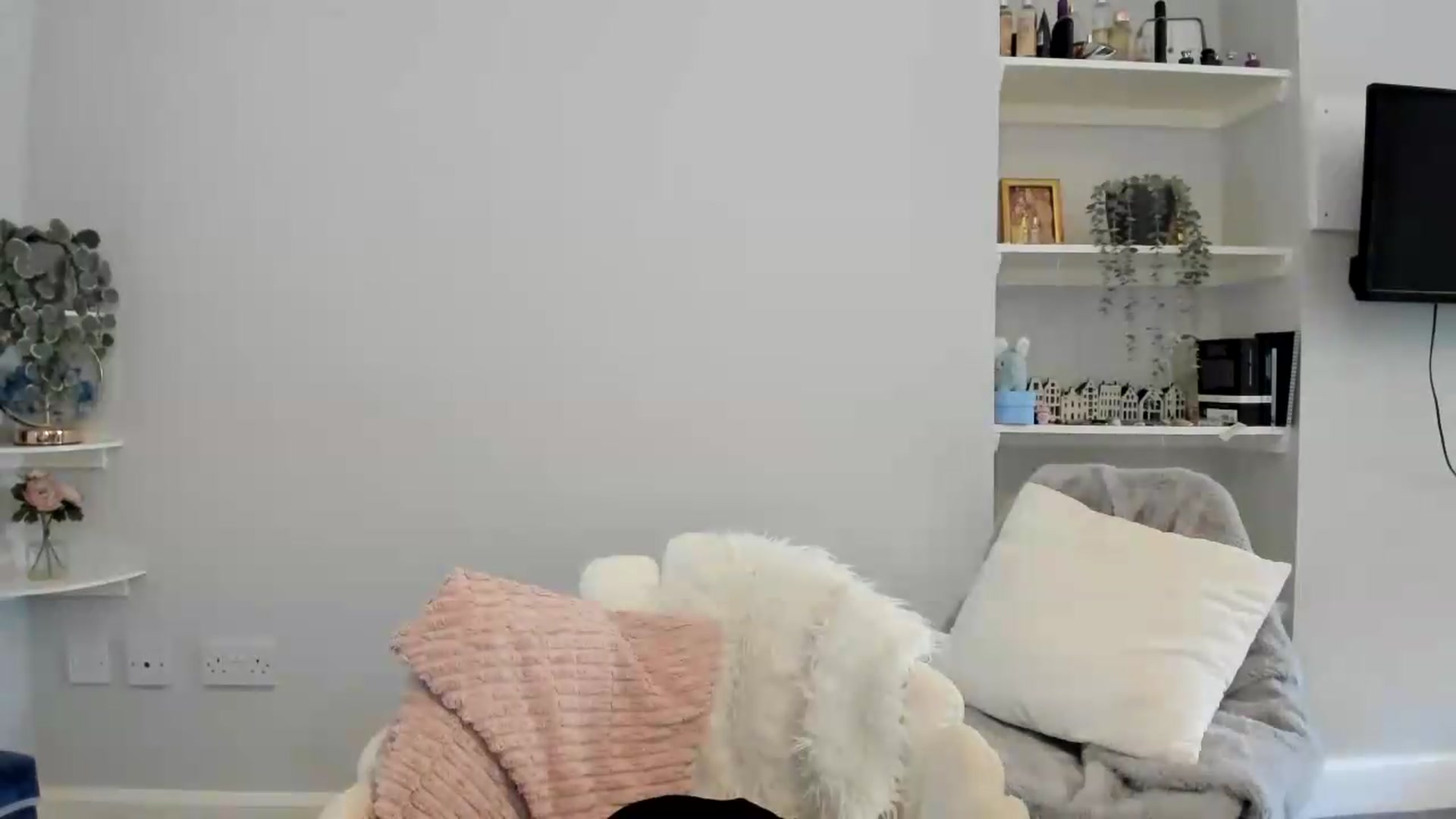 Gallery image thumbnail from British_Cutie's myfreecams stream on, 06/04/2026, 16:29 image 14 of 20