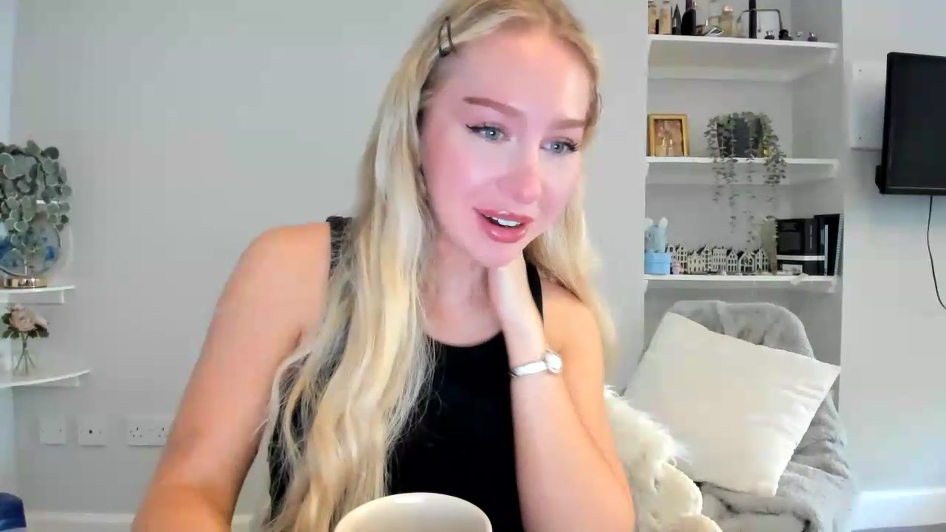 Gallery image thumbnail from British_Cutie's myfreecams stream on, 06/04/2026, 16:29 image 3 of 20