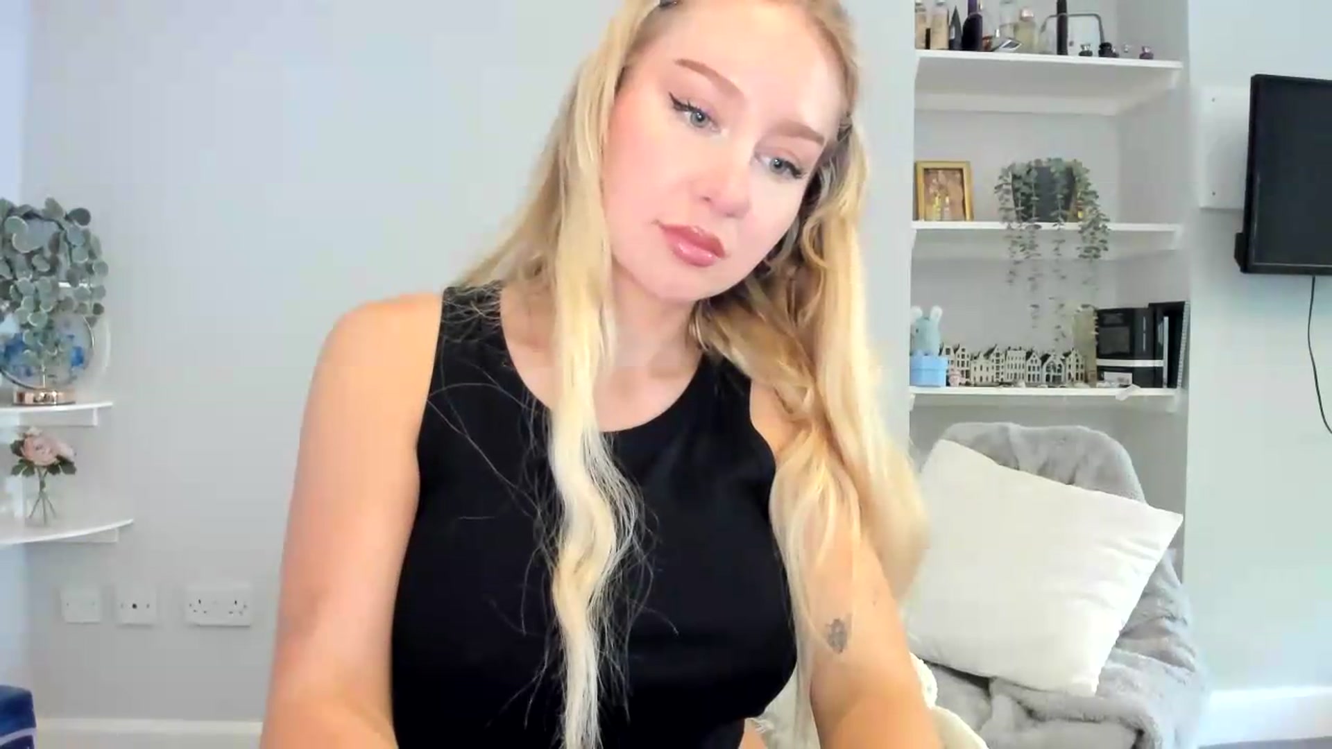 Gallery image thumbnail from British_Cutie's myfreecams stream on, 06/04/2026, 16:29 image 12 of 20