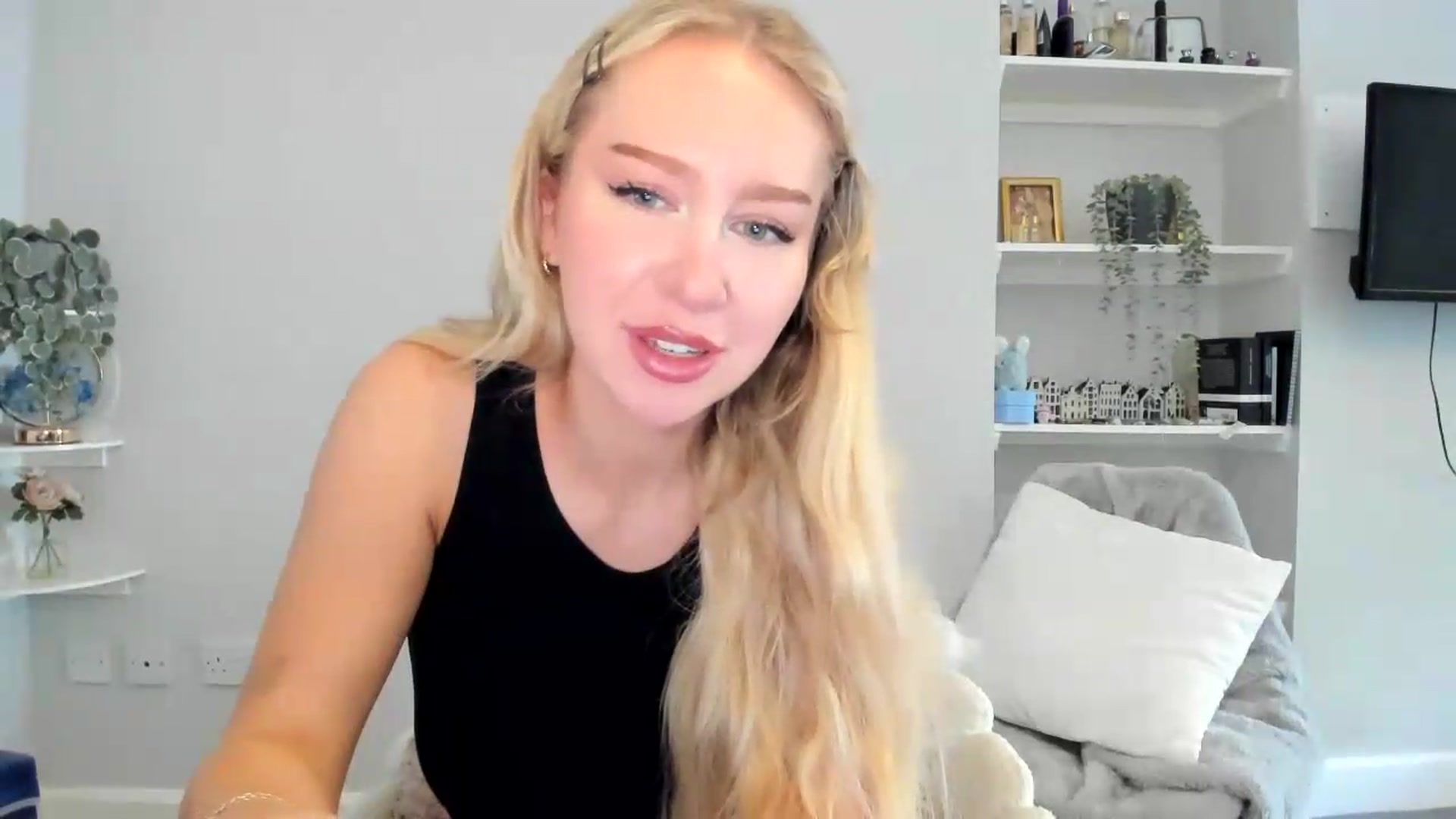 Gallery image thumbnail from British_Cutie's myfreecams stream on, 06/04/2026, 16:29 image 15 of 20
