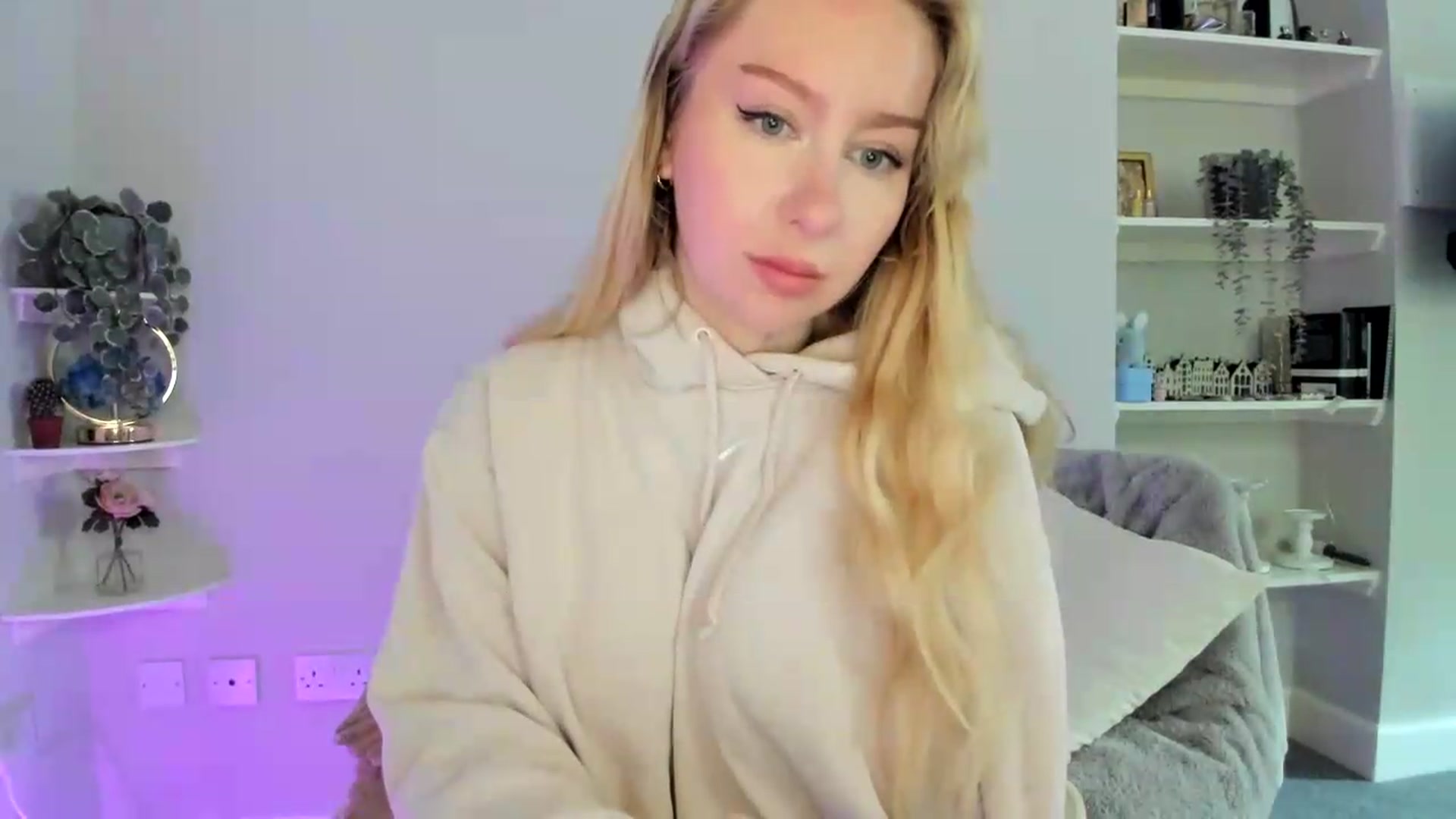 Gallery image thumbnail from British_Cutie's myfreecams stream on, 06/06/2026, 17:17 image 19 of 20