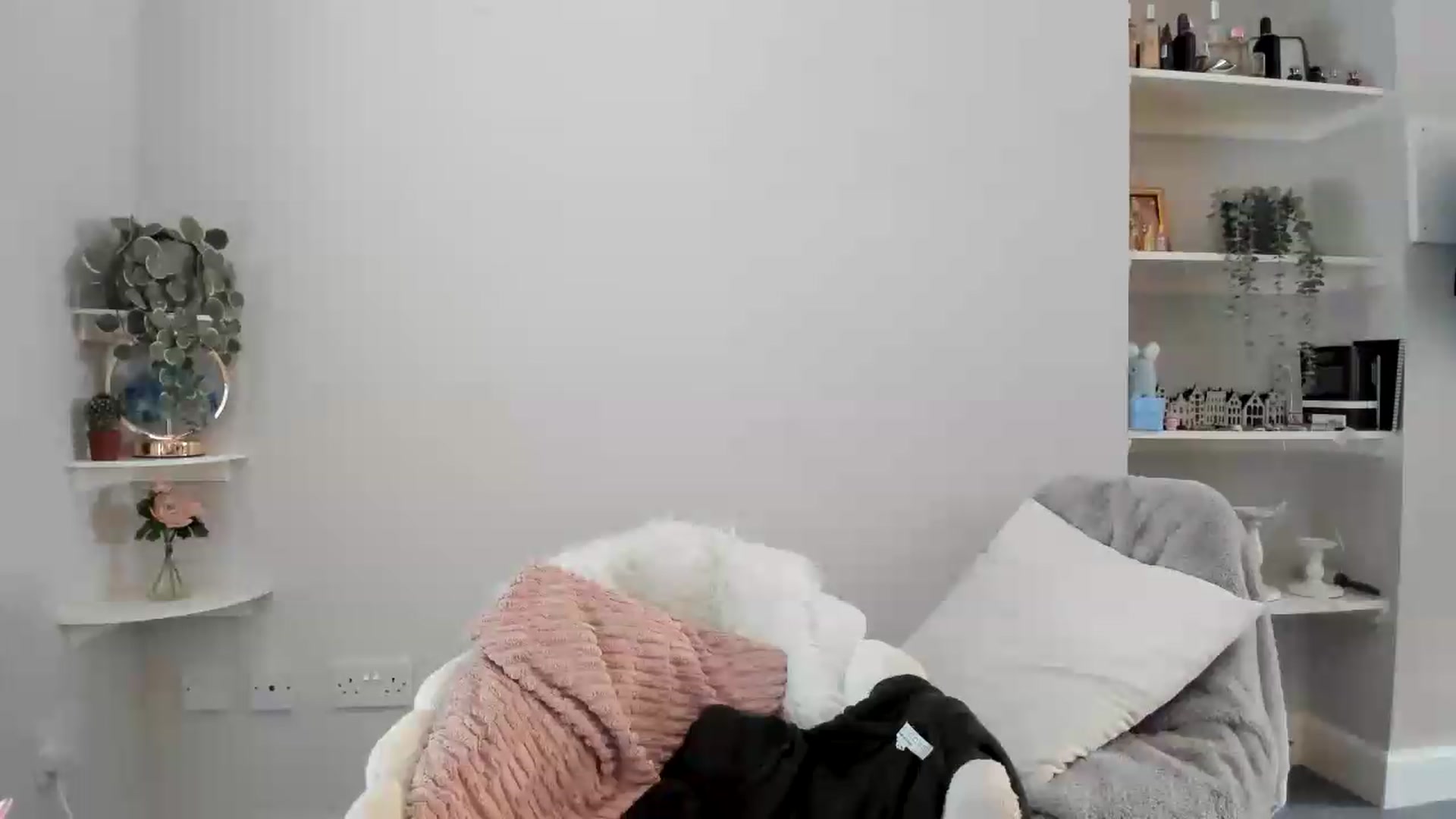 Gallery image thumbnail from British_Cutie's myfreecams stream on, 06/07/2026, 14:07 image 12 of 20