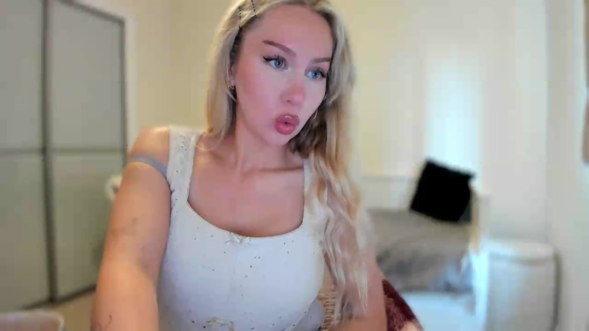 Gallery image thumbnail from British_Cutie's myfreecams stream on, 07/19/2026, 18:53 image 2 of 20