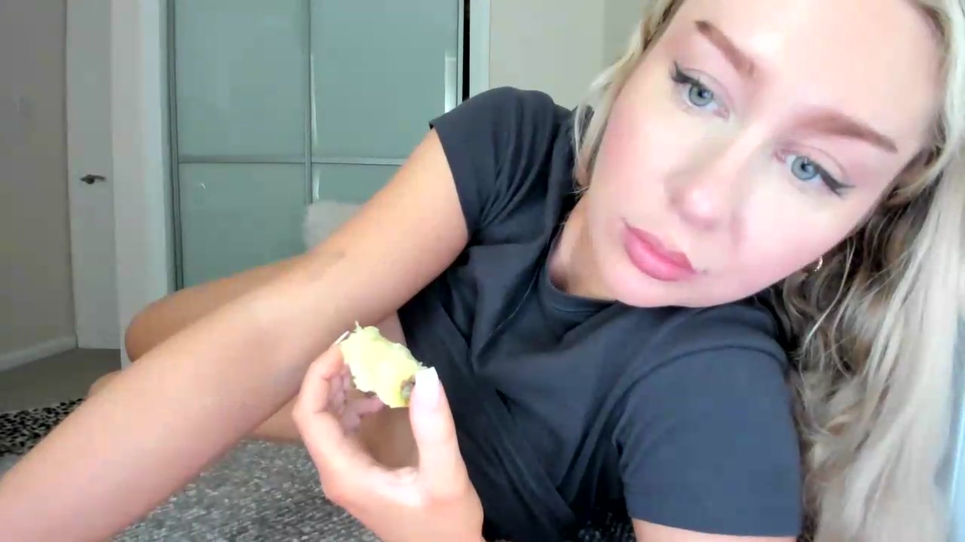 Gallery image thumbnail from British_Cutie's myfreecams stream on, 08/04/2026, 15:44 image 12 of 20