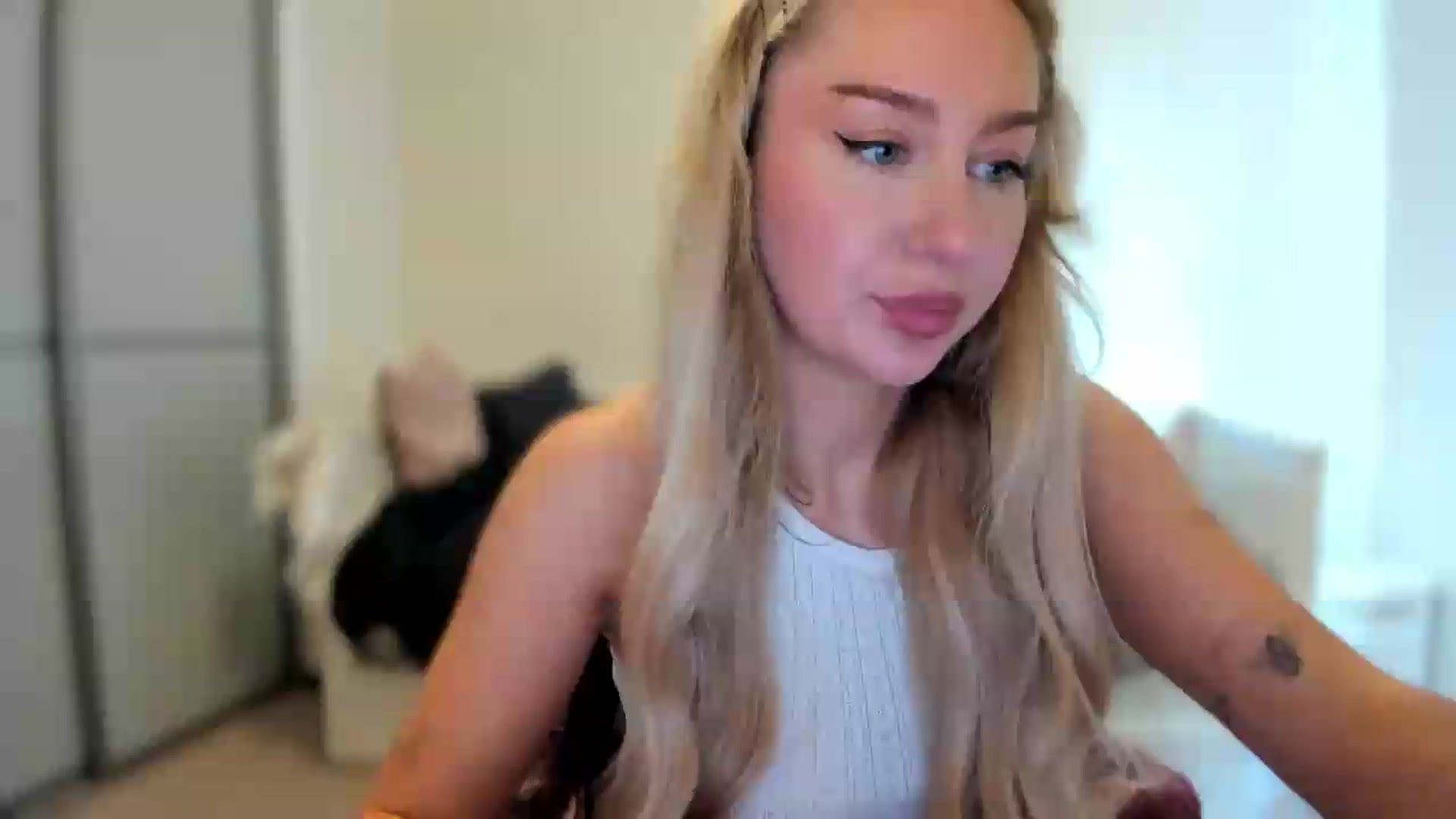Gallery image thumbnail from British_Cutie's myfreecams stream on, 08/05/2026, 16:36 image 1 of 20